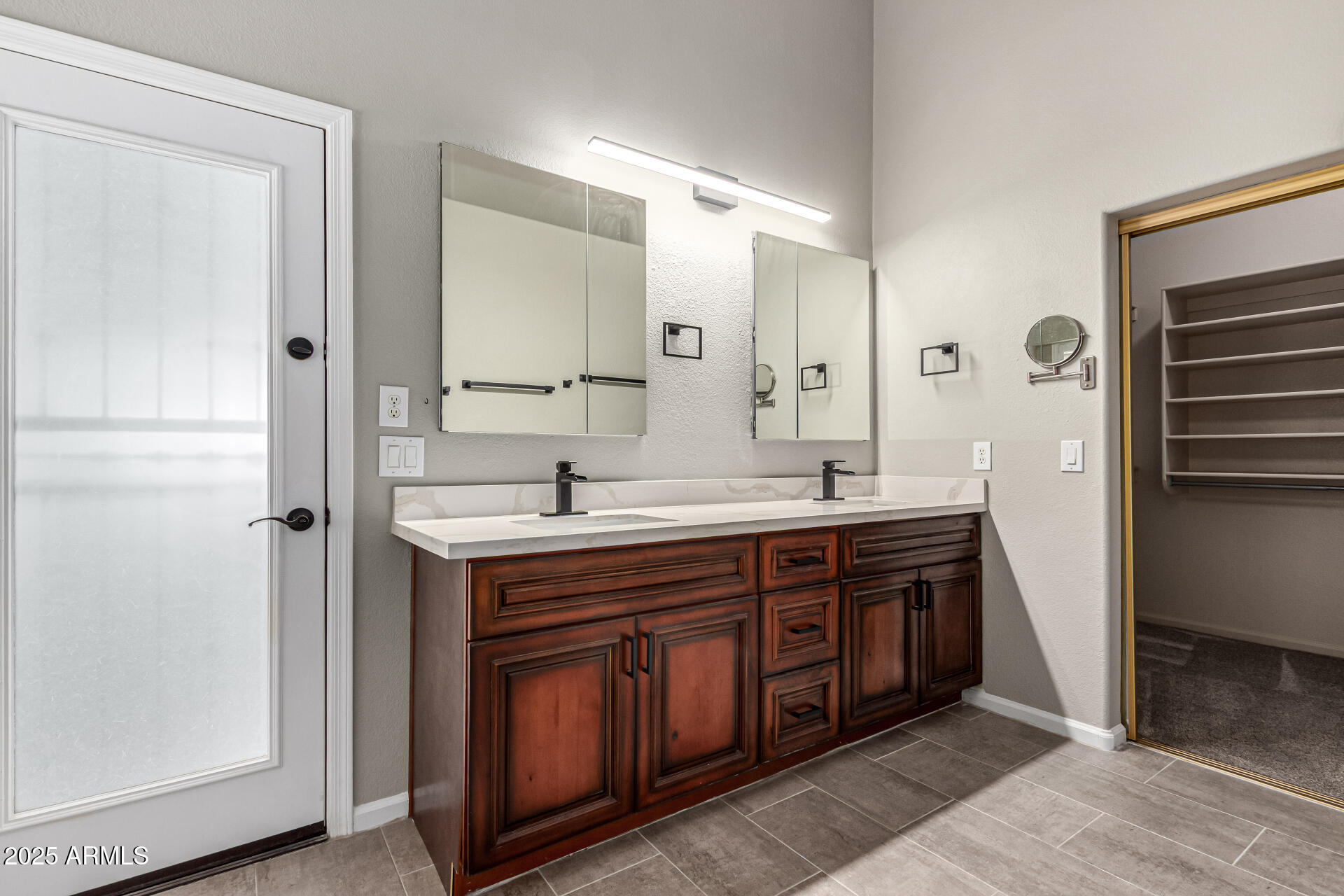 3028 W PARKSIDE Lane