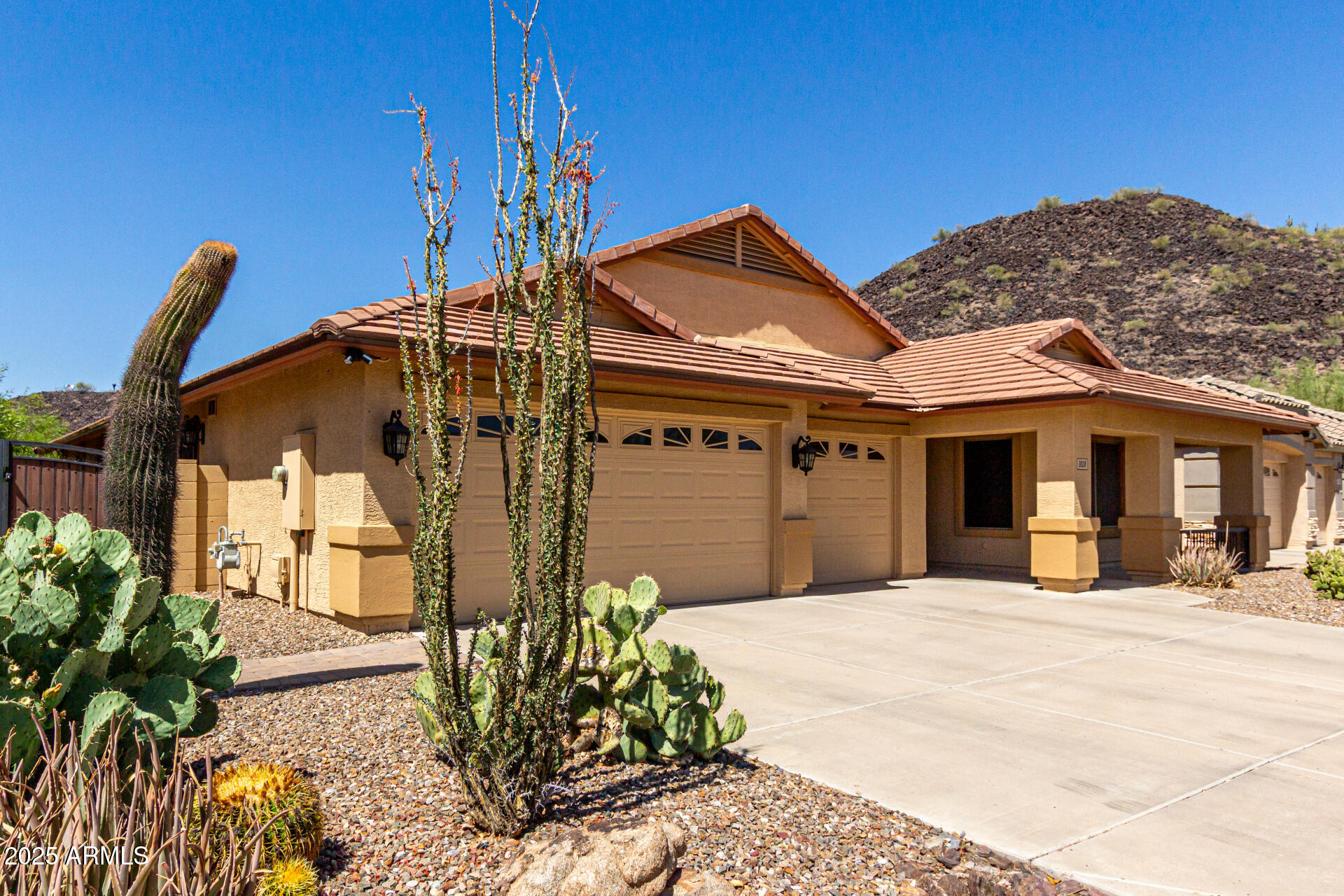 3028 W PARKSIDE Lane