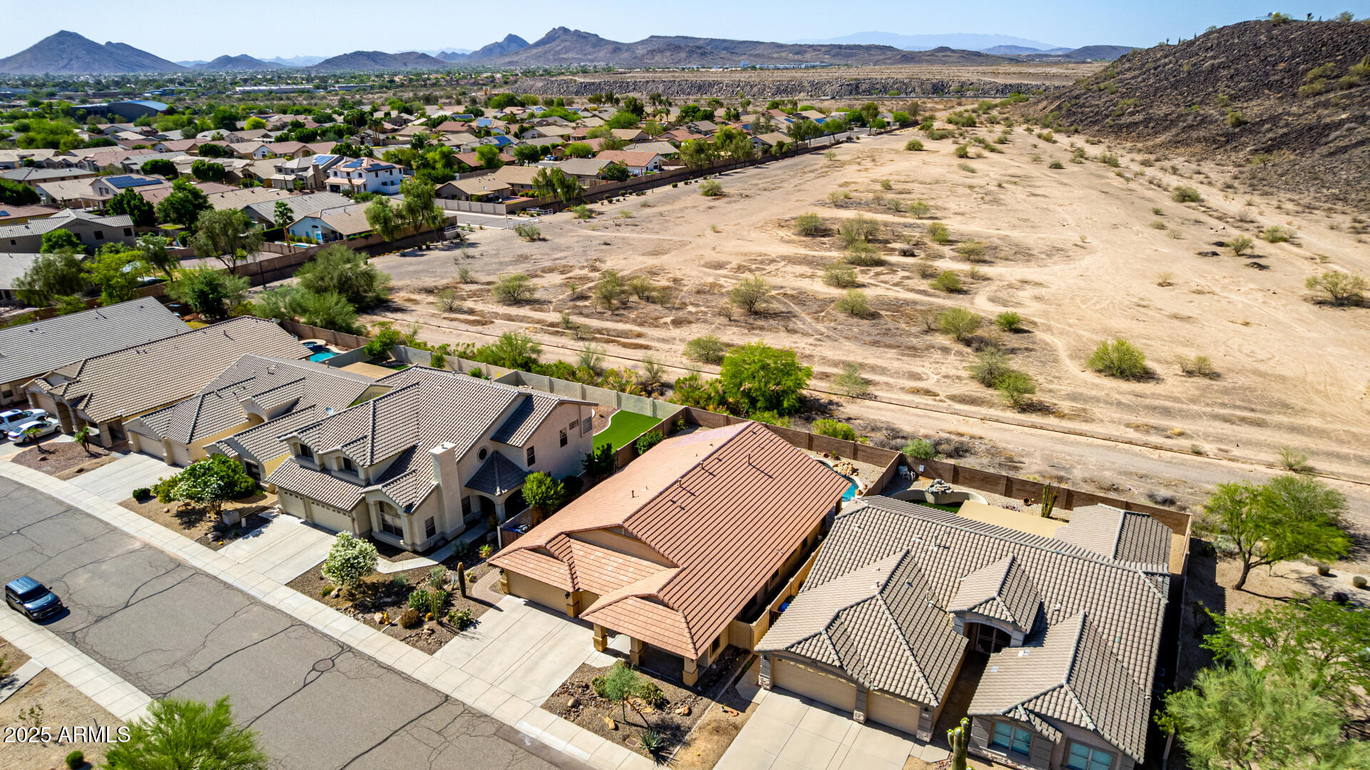 3028 W PARKSIDE Lane