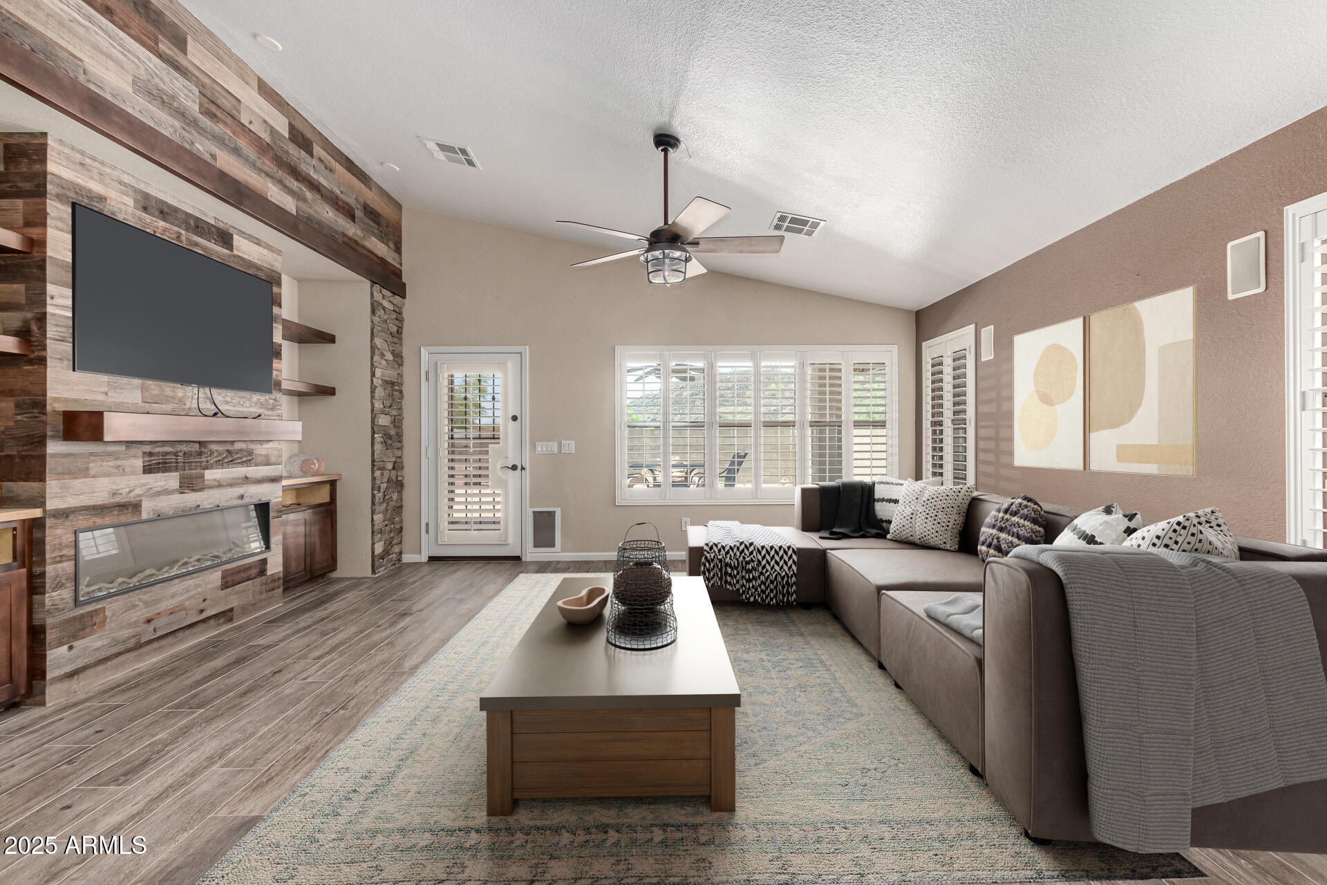 3028 W PARKSIDE Lane