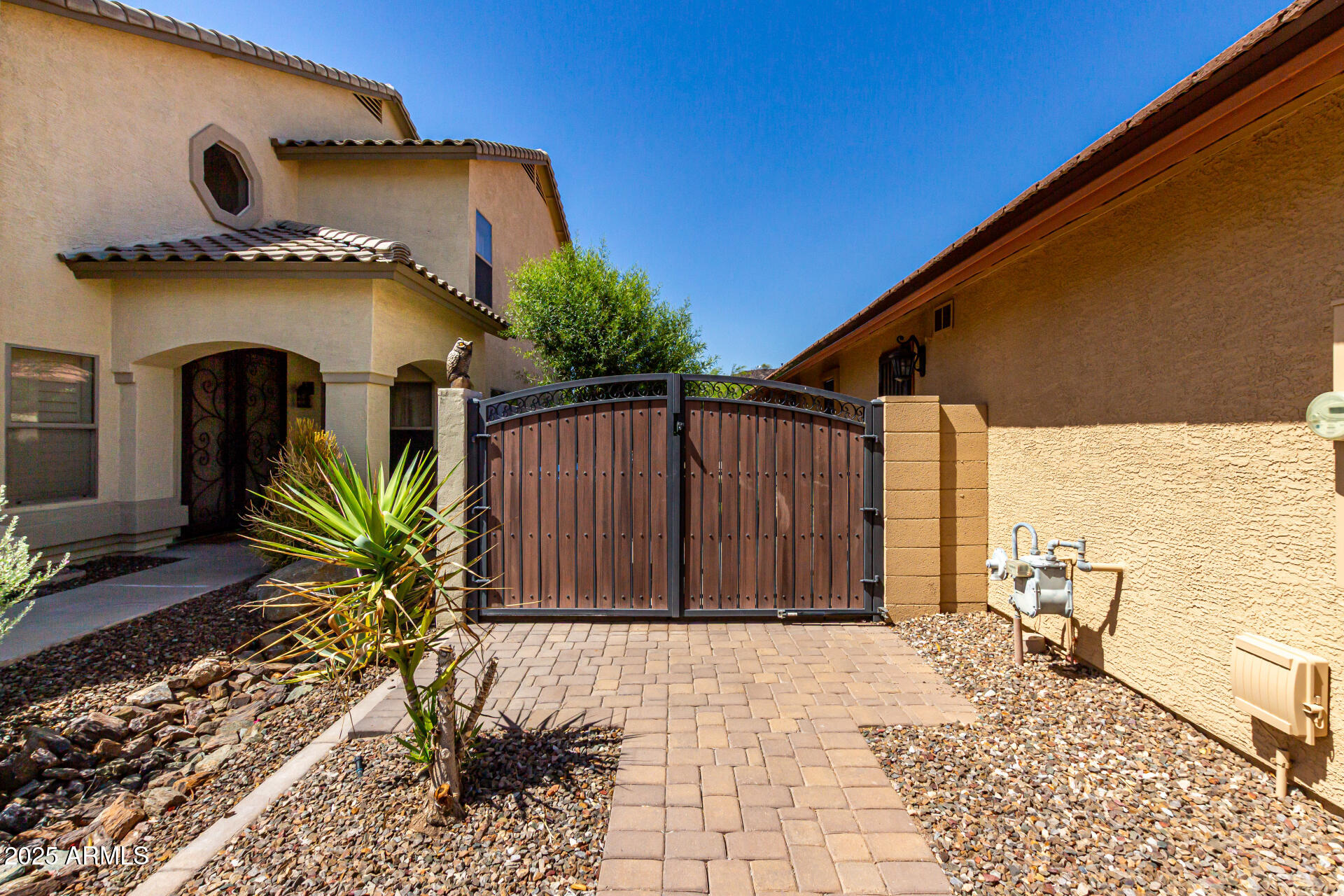 3028 W PARKSIDE Lane