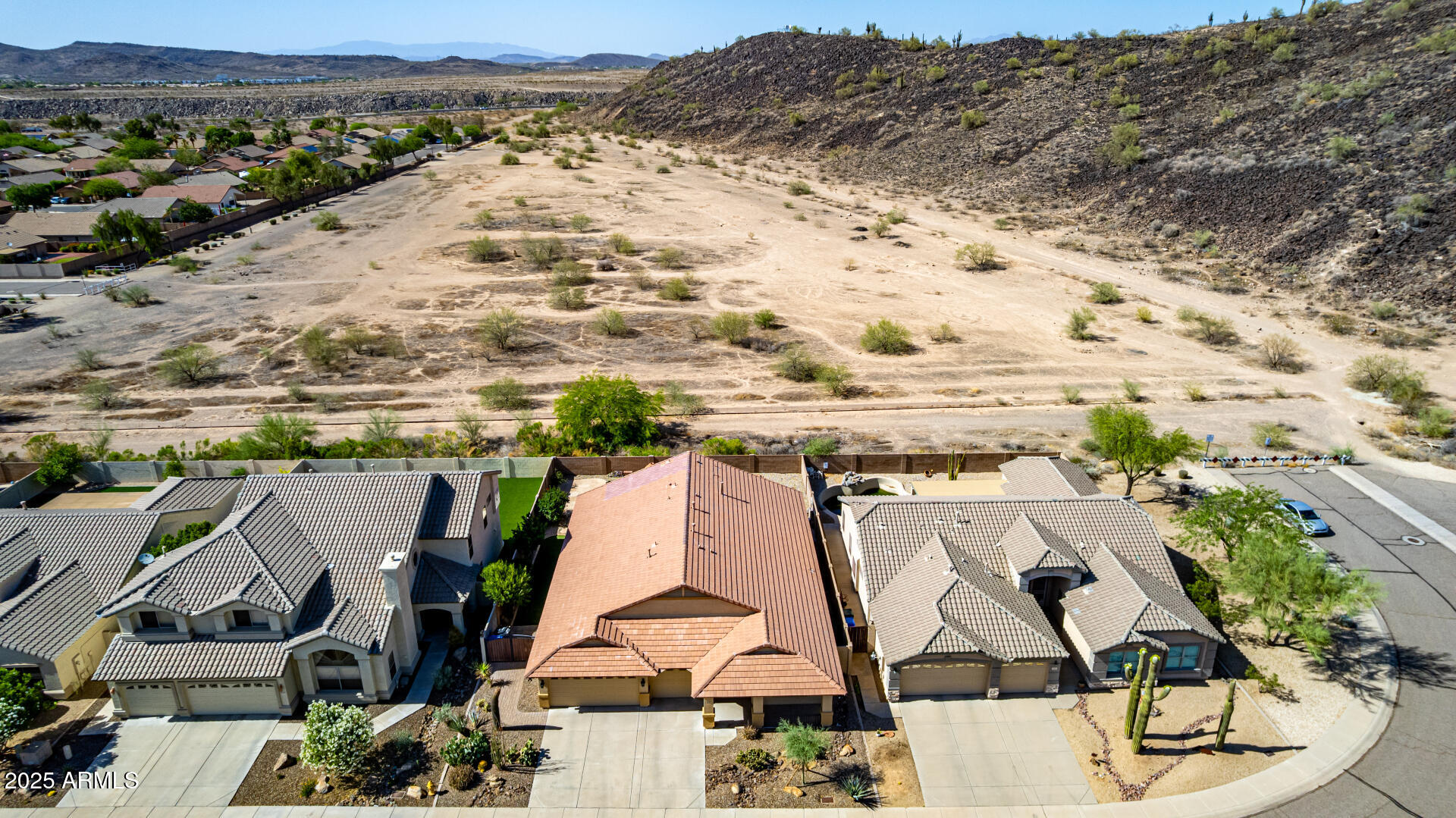 3028 W PARKSIDE Lane