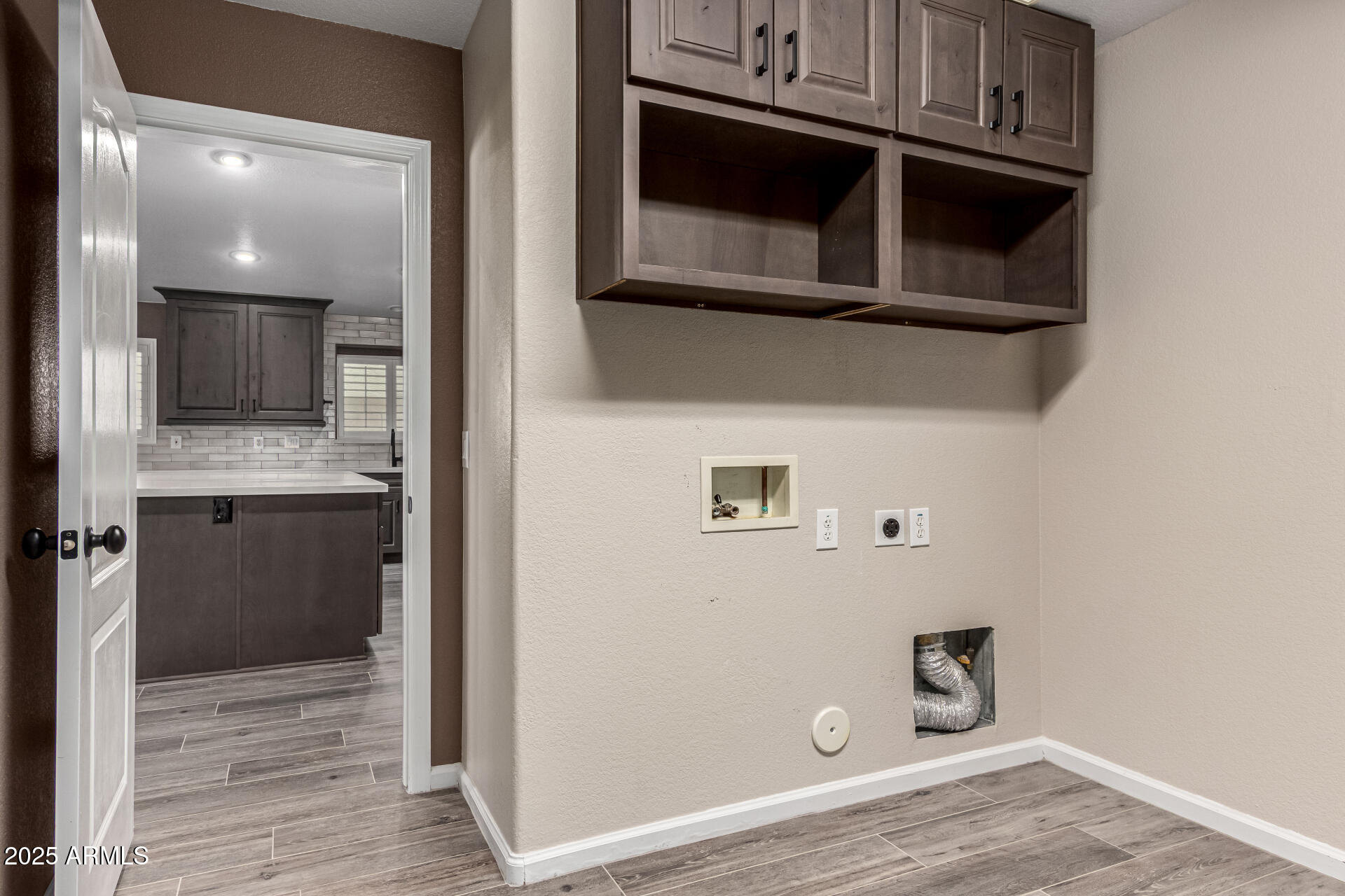 3028 W PARKSIDE Lane