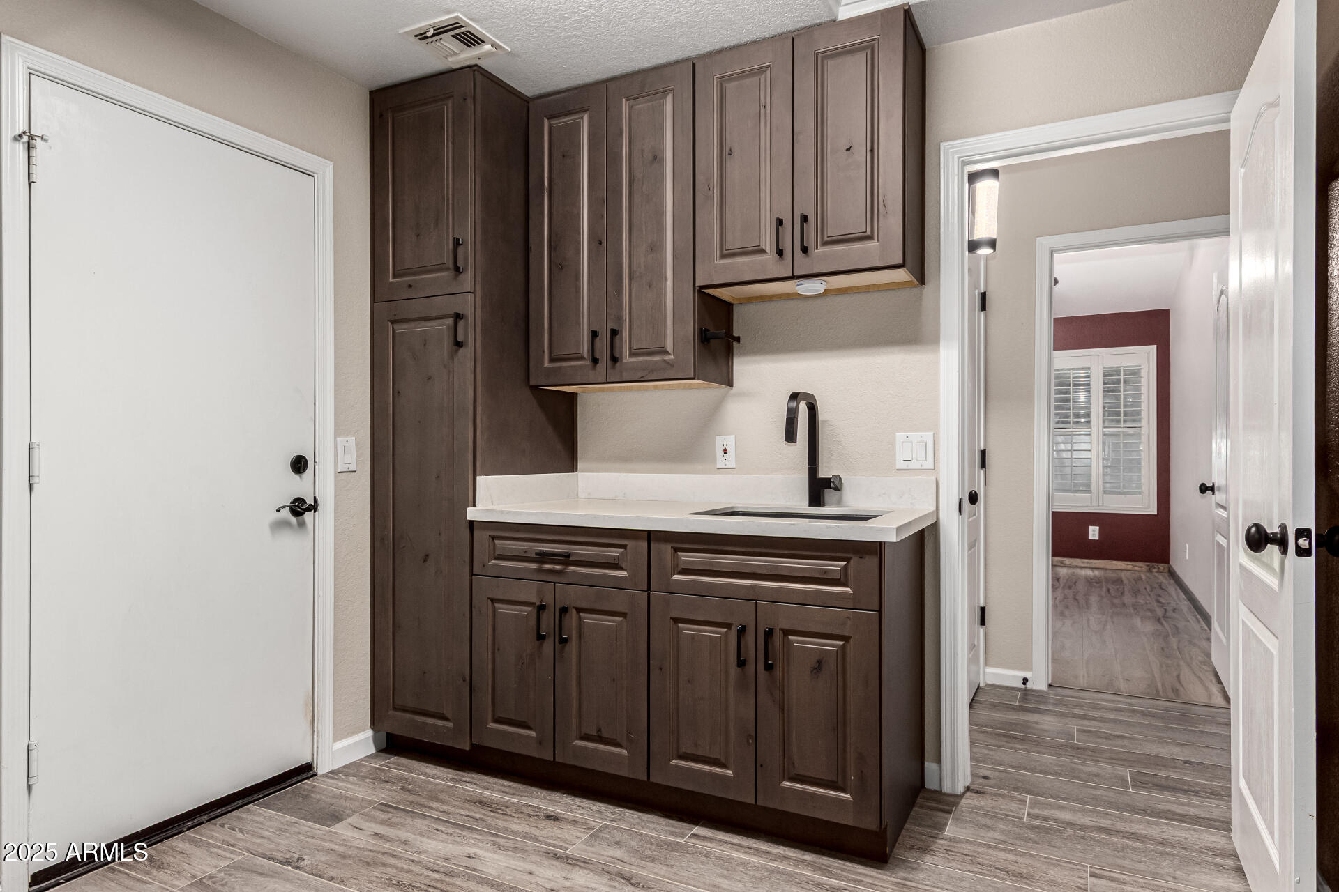 3028 W PARKSIDE Lane