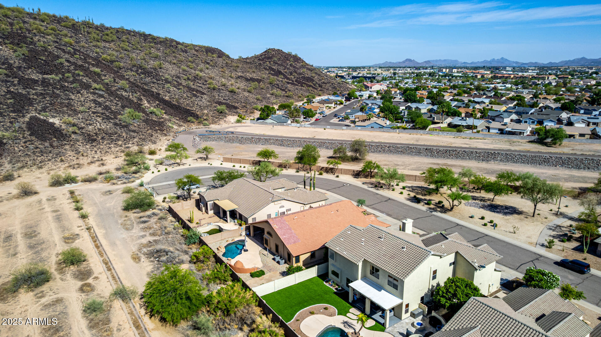 3028 W PARKSIDE Lane