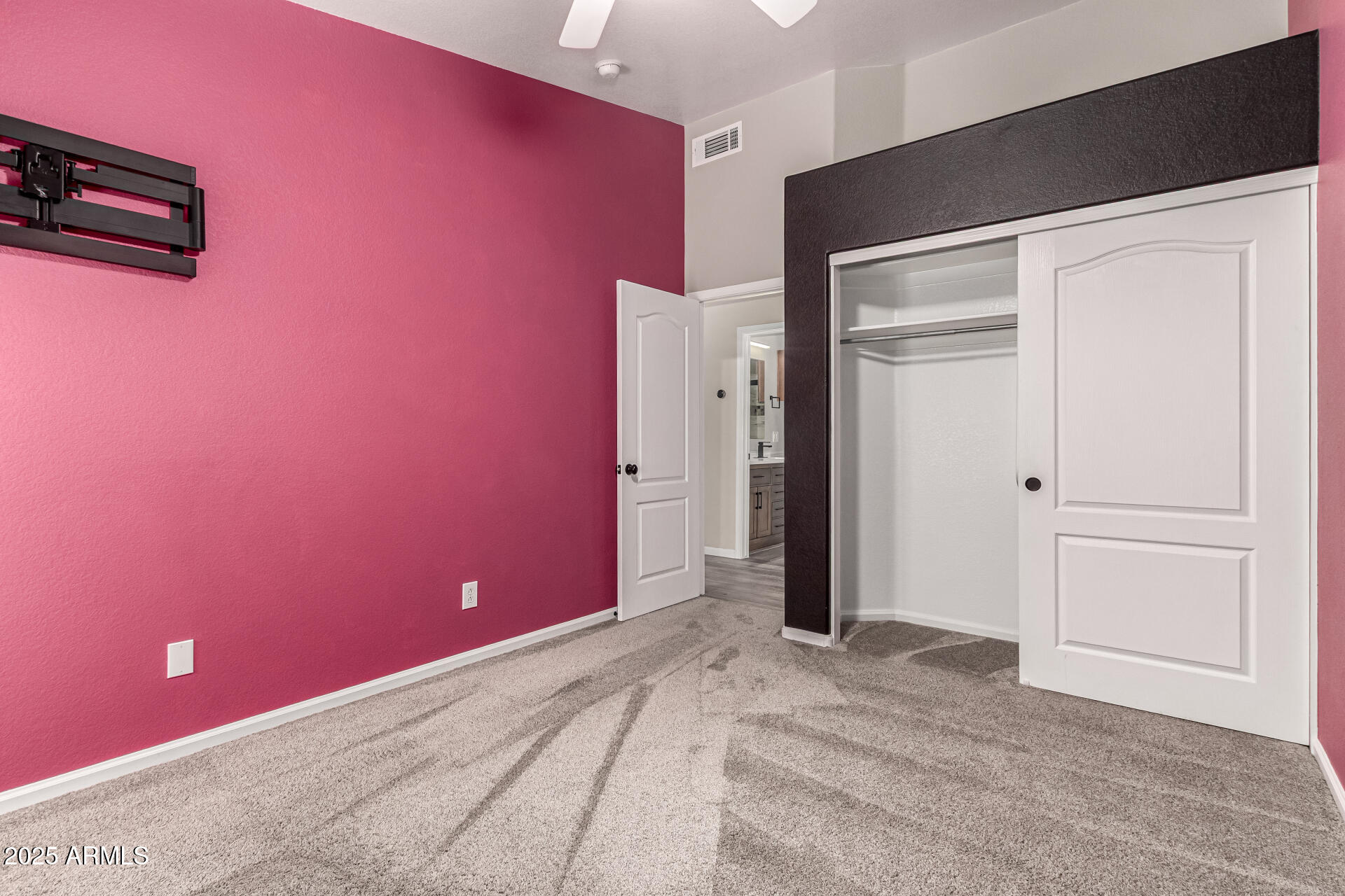 3028 W PARKSIDE Lane