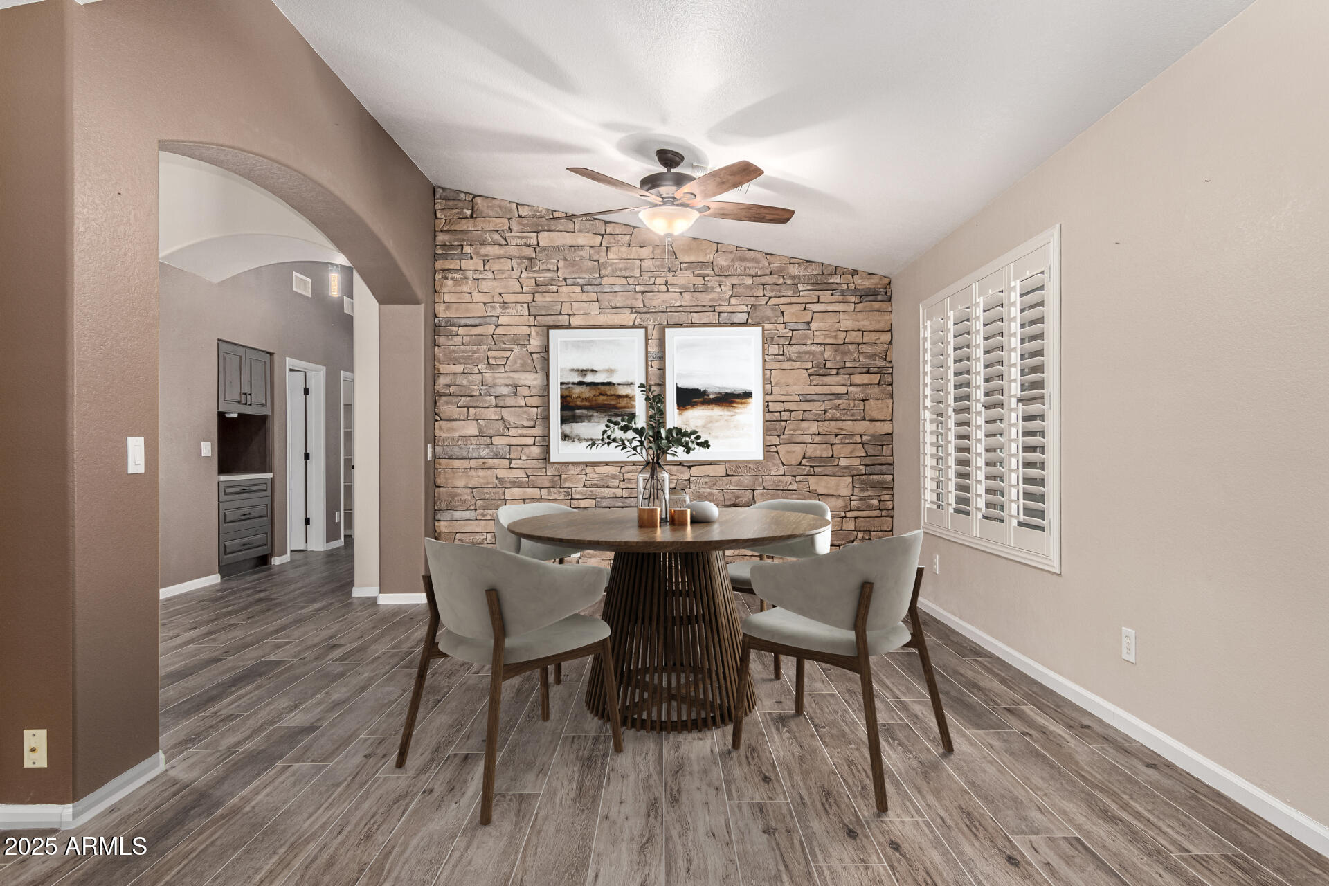 3028 W PARKSIDE Lane