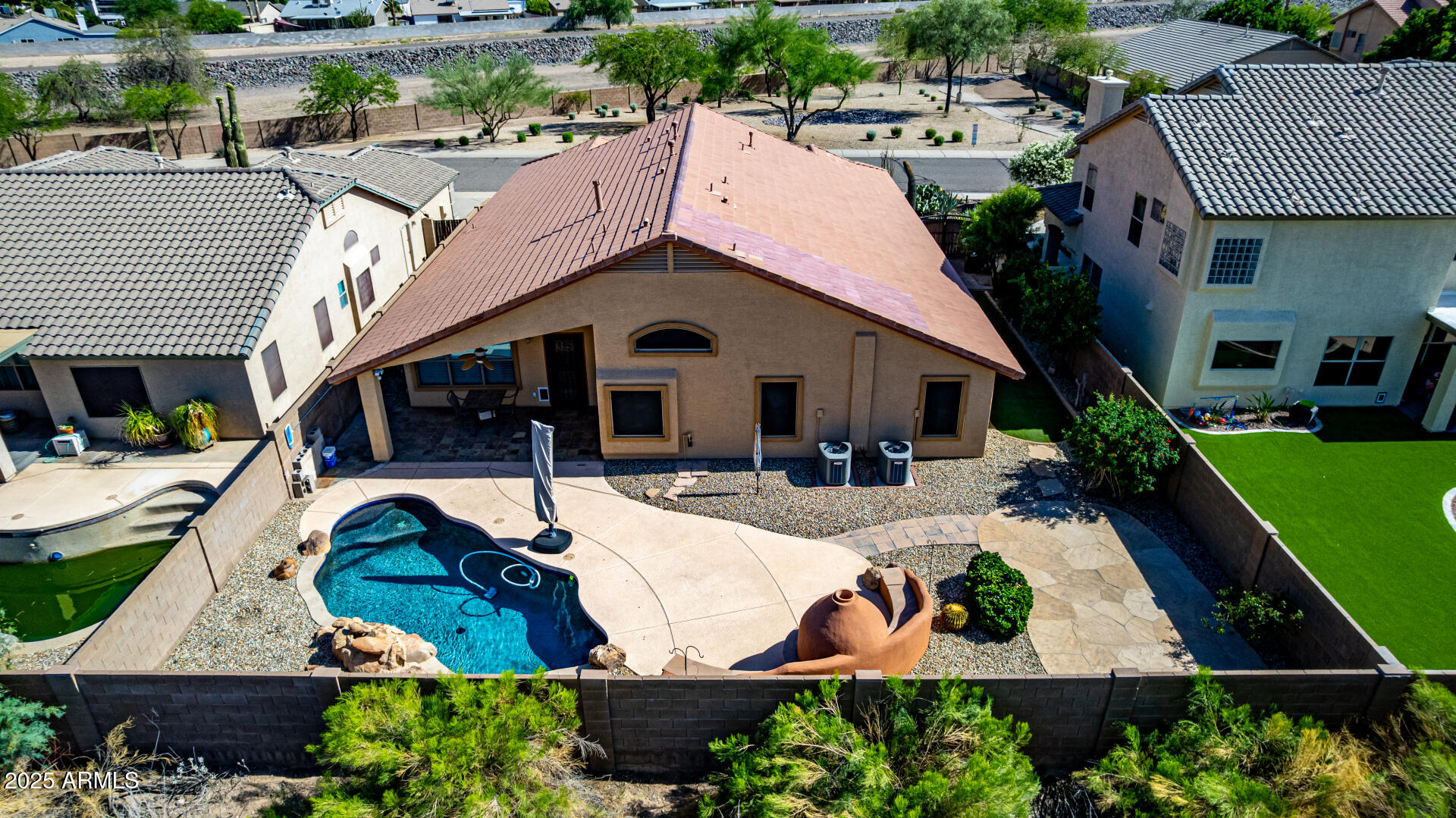 3028 W PARKSIDE Lane