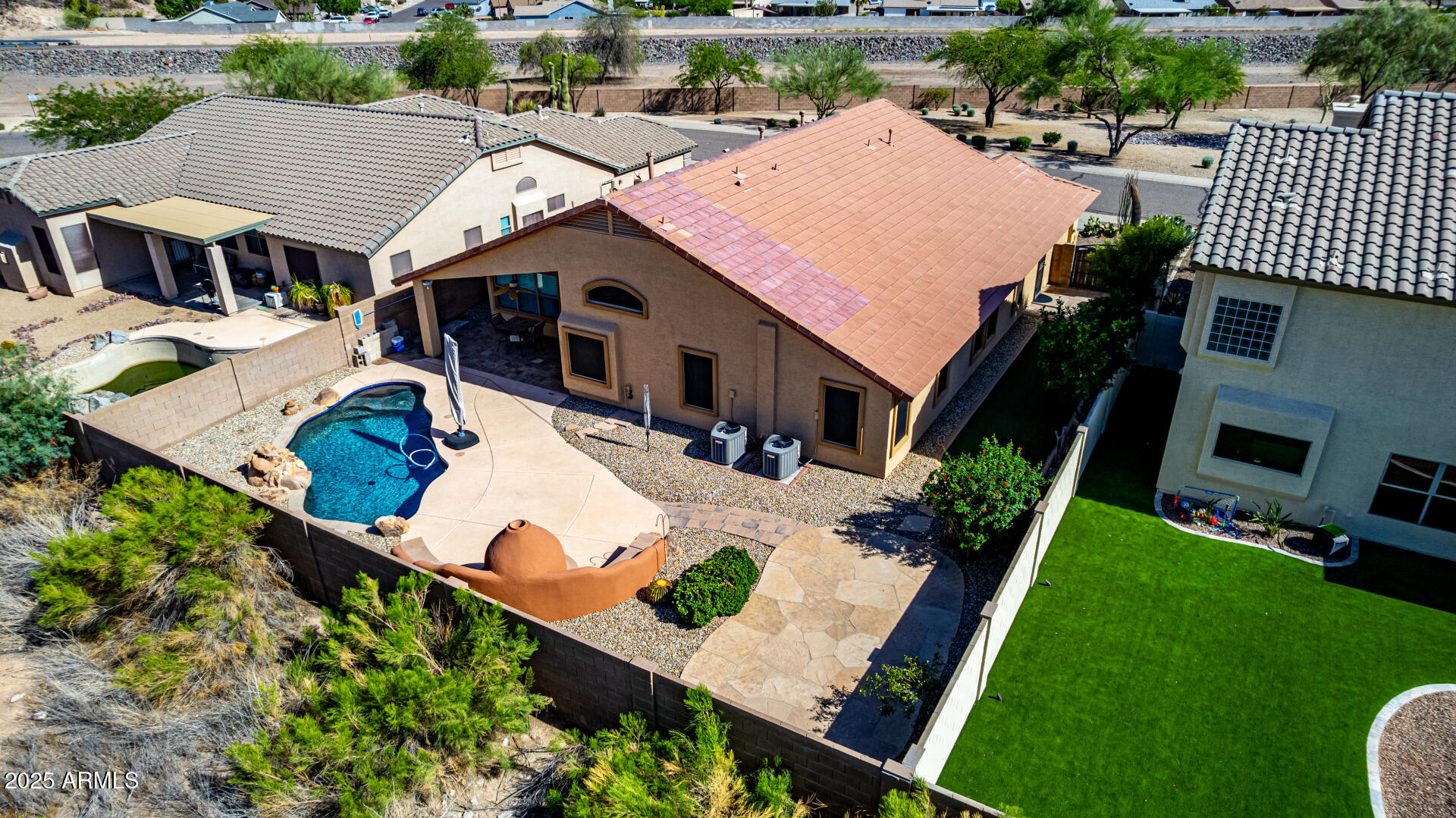 3028 W PARKSIDE Lane