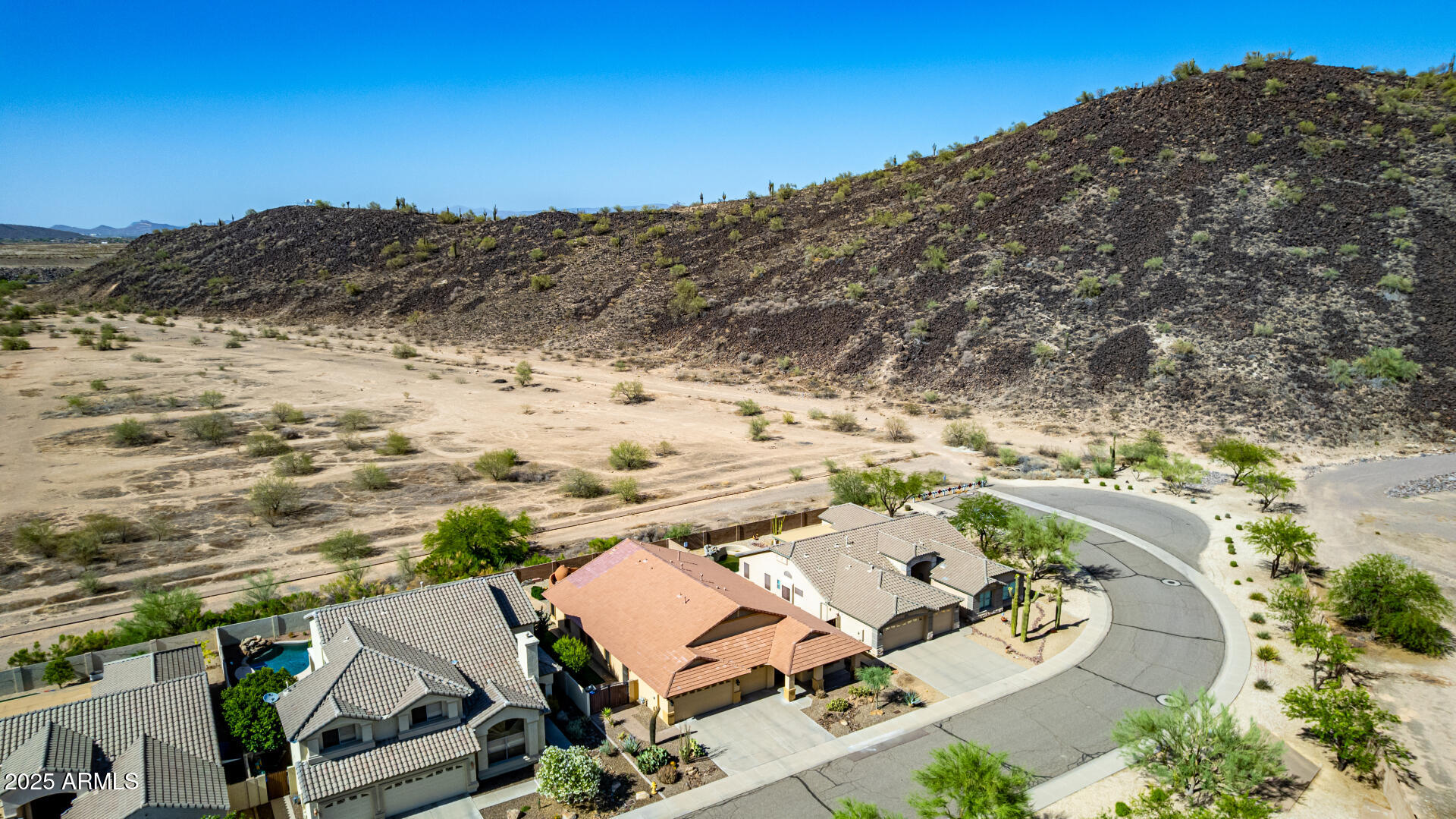 3028 W PARKSIDE Lane