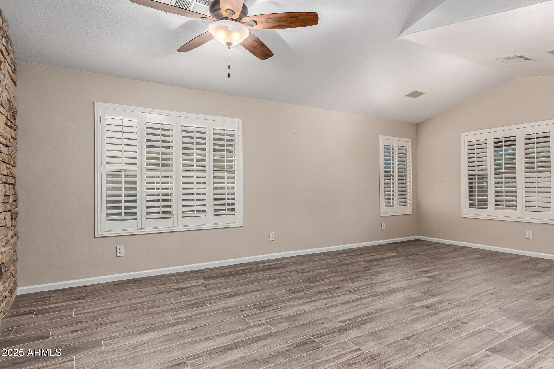 3028 W PARKSIDE Lane