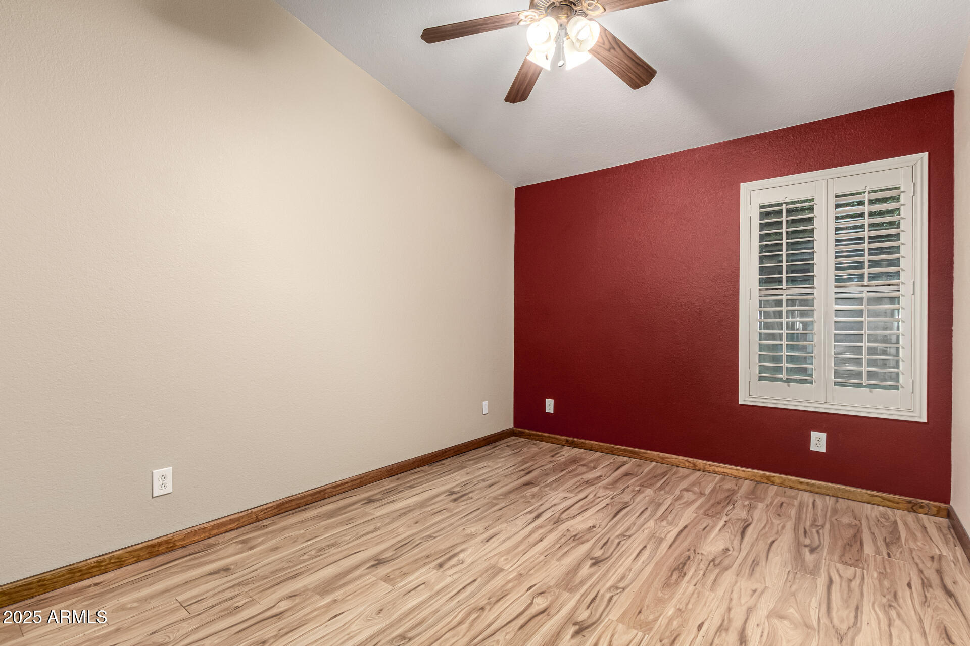 3028 W PARKSIDE Lane