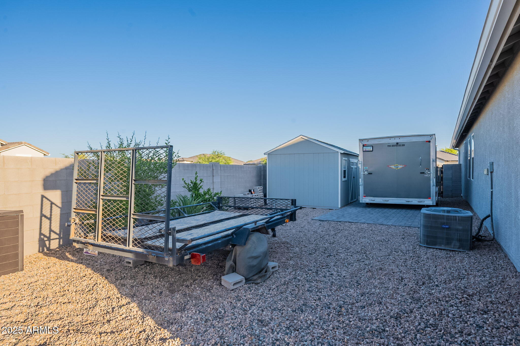 9454 E Alfalfa Drive