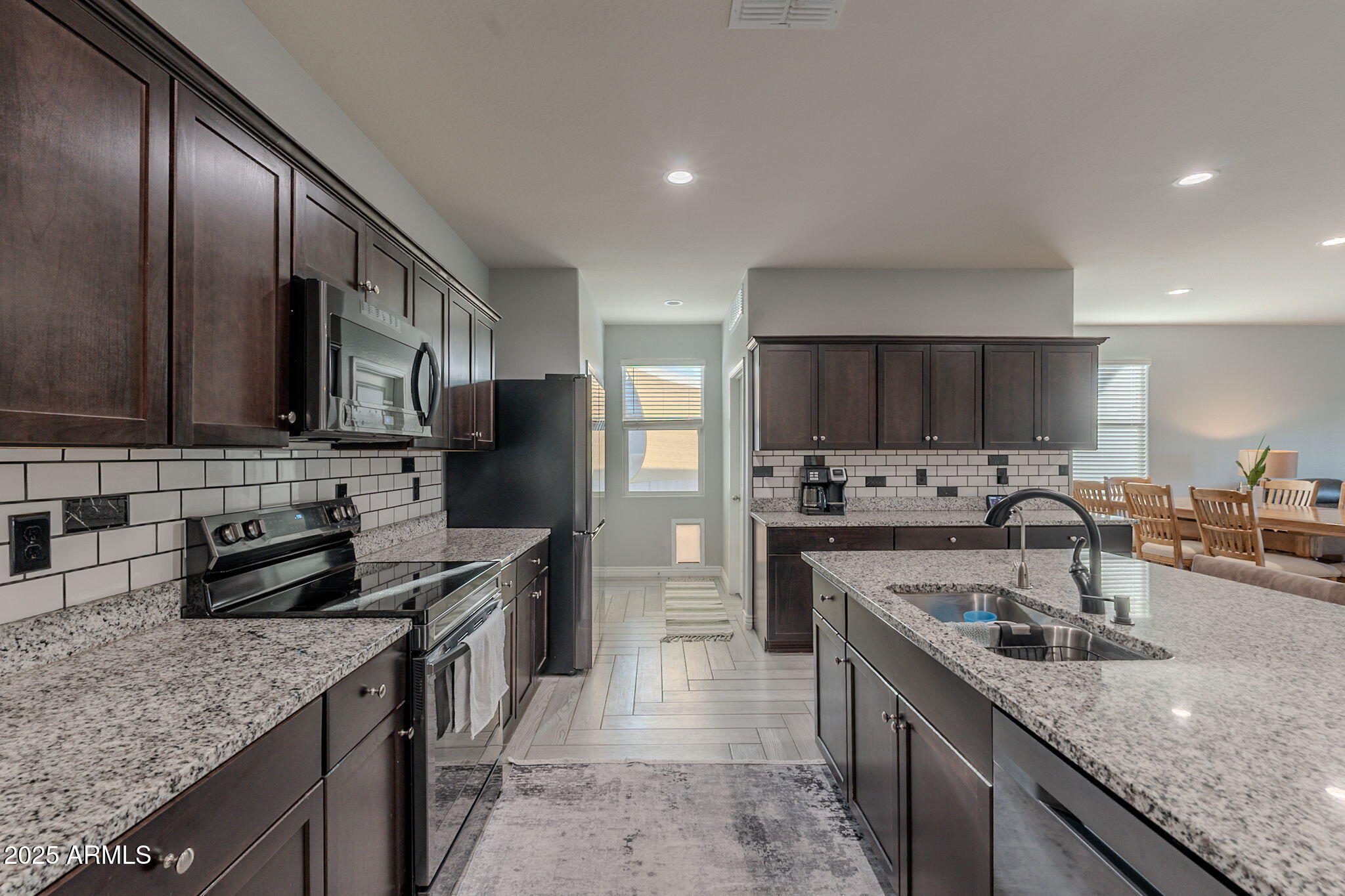 9454 E Alfalfa Drive