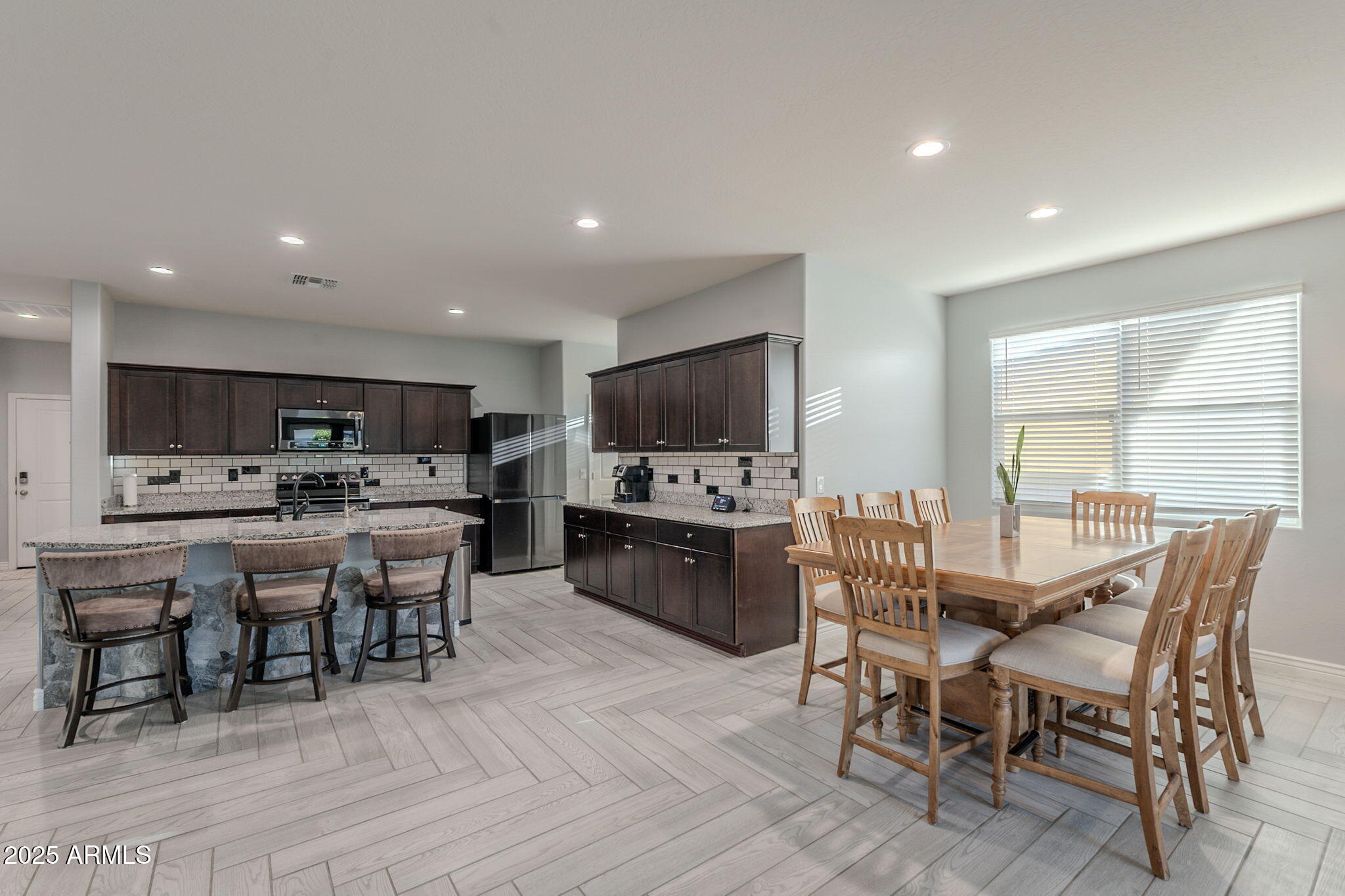 9454 E Alfalfa Drive