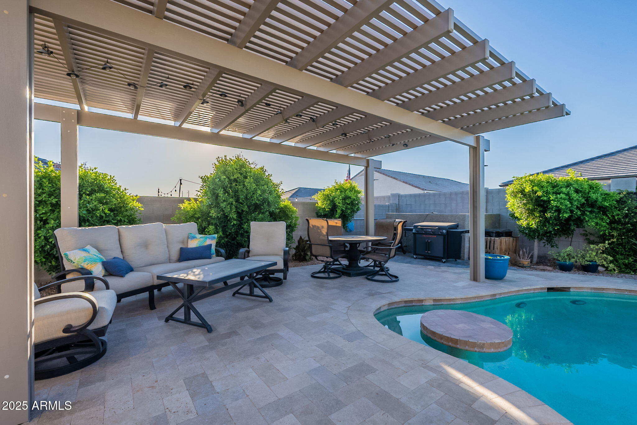 9454 E Alfalfa Drive