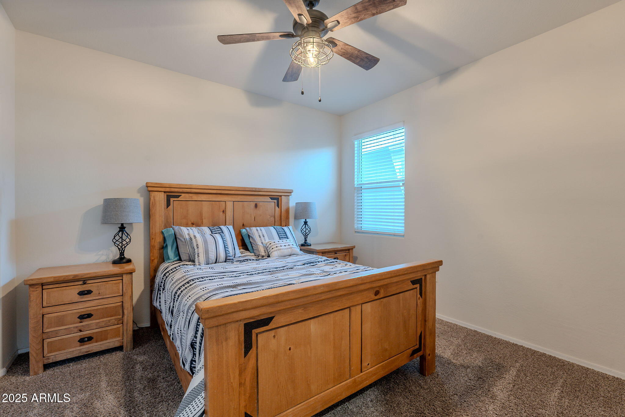 9454 E Alfalfa Drive