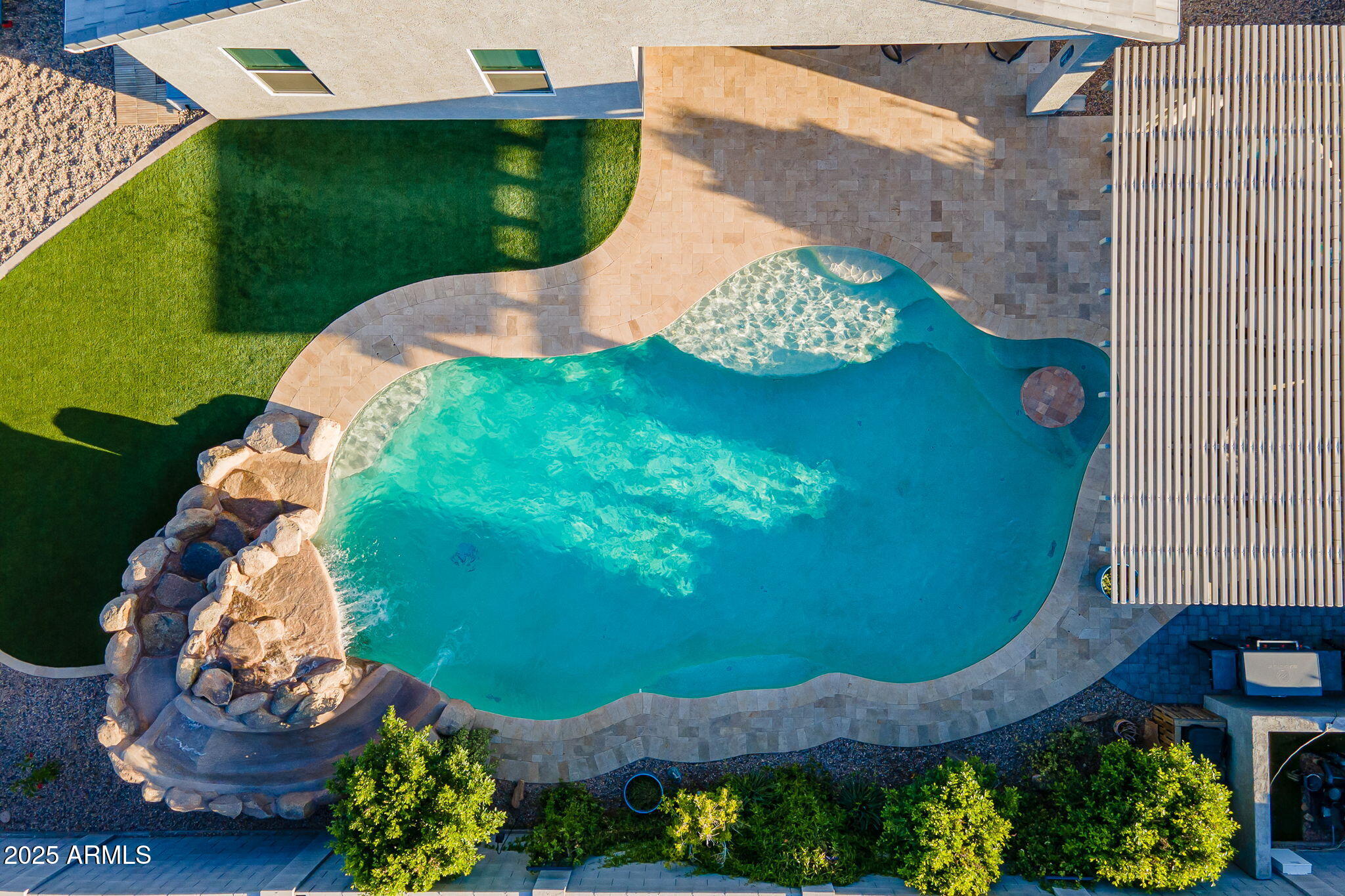 9454 E Alfalfa Drive