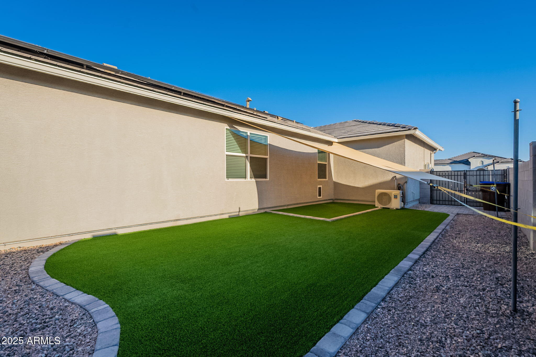 9454 E Alfalfa Drive