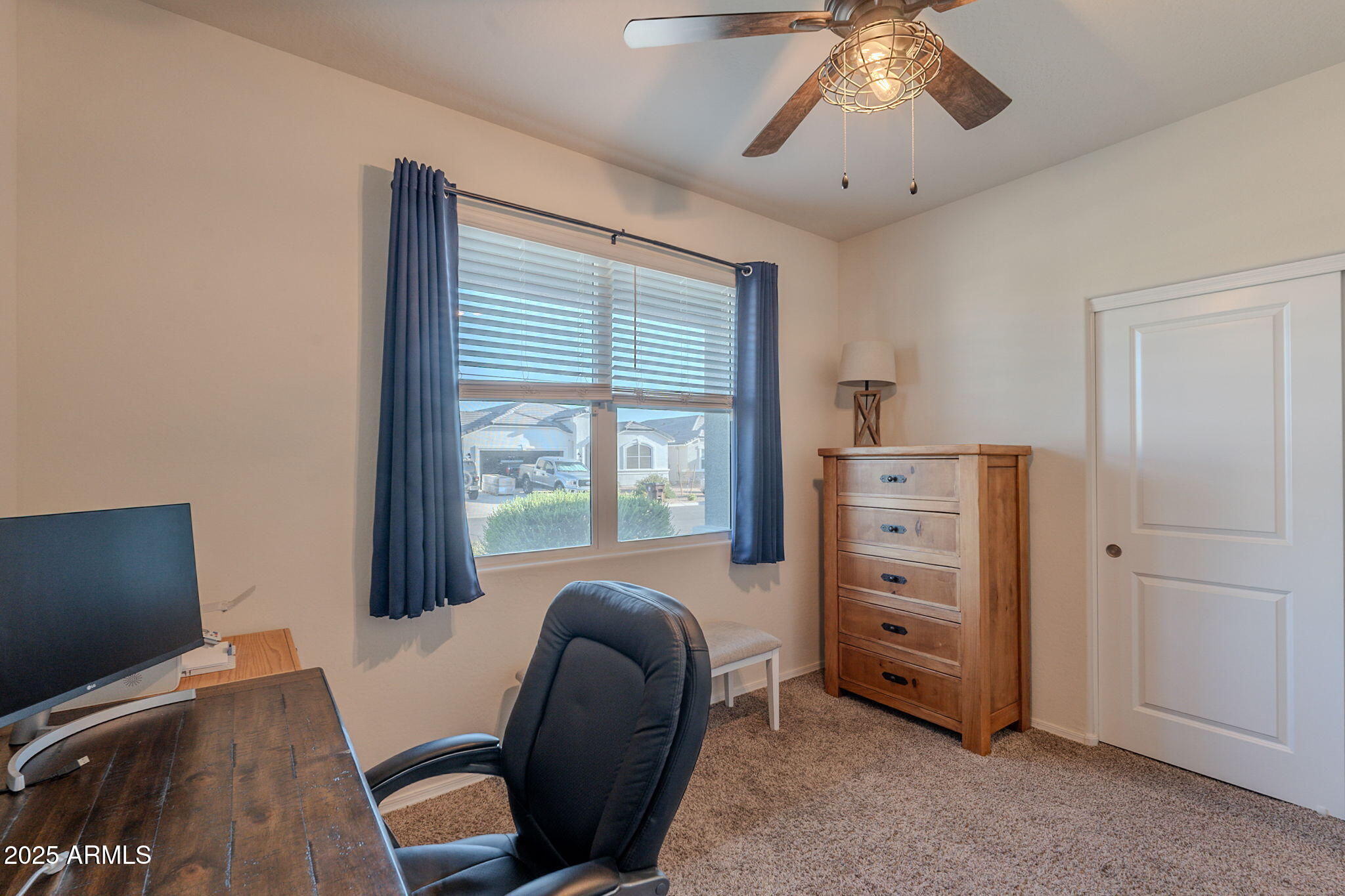 9454 E Alfalfa Drive