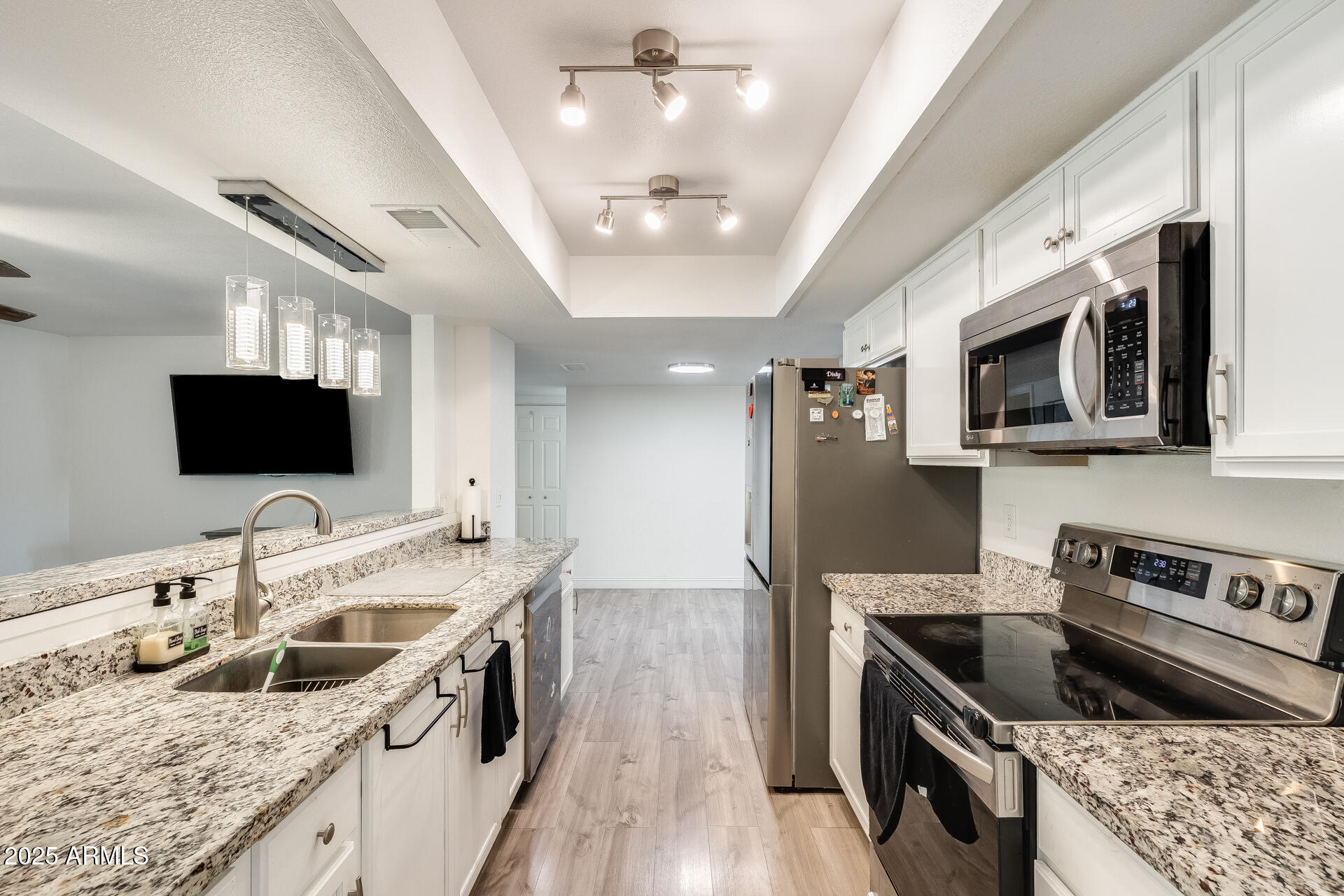 5352 W PORT AU PRINCE Lane