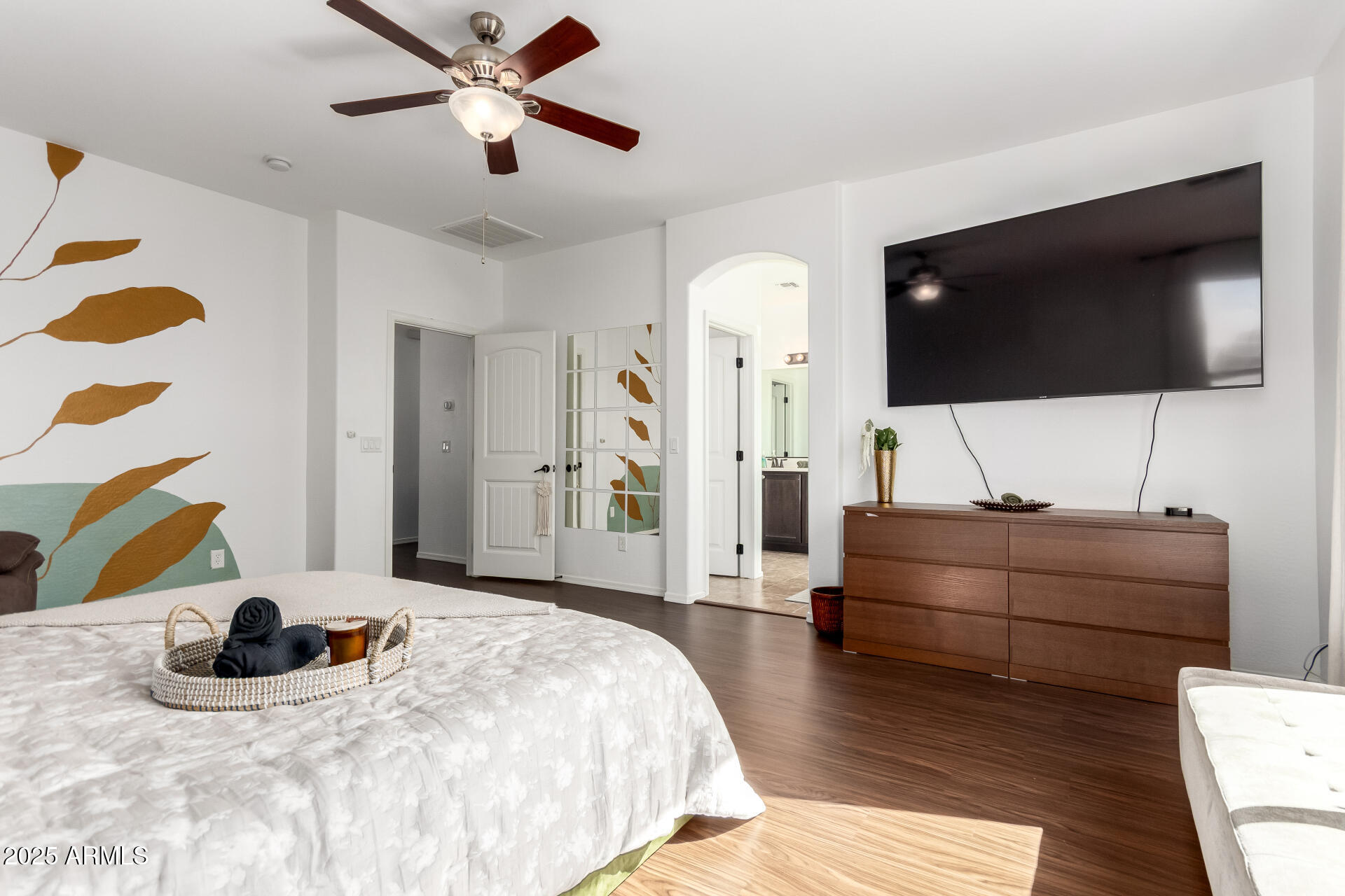 4083 E CHERRY HILLS Drive