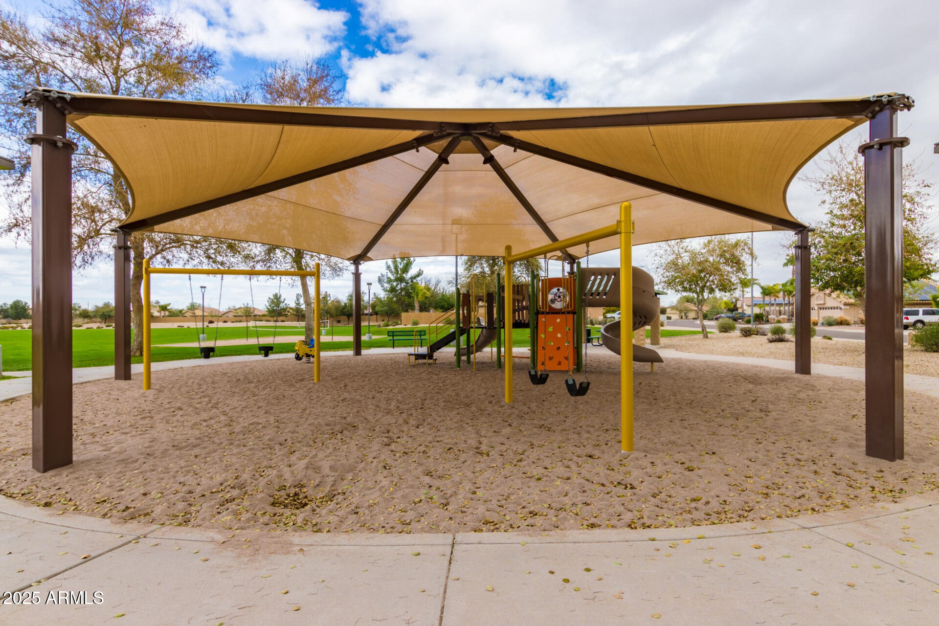 4083 E CHERRY HILLS Drive