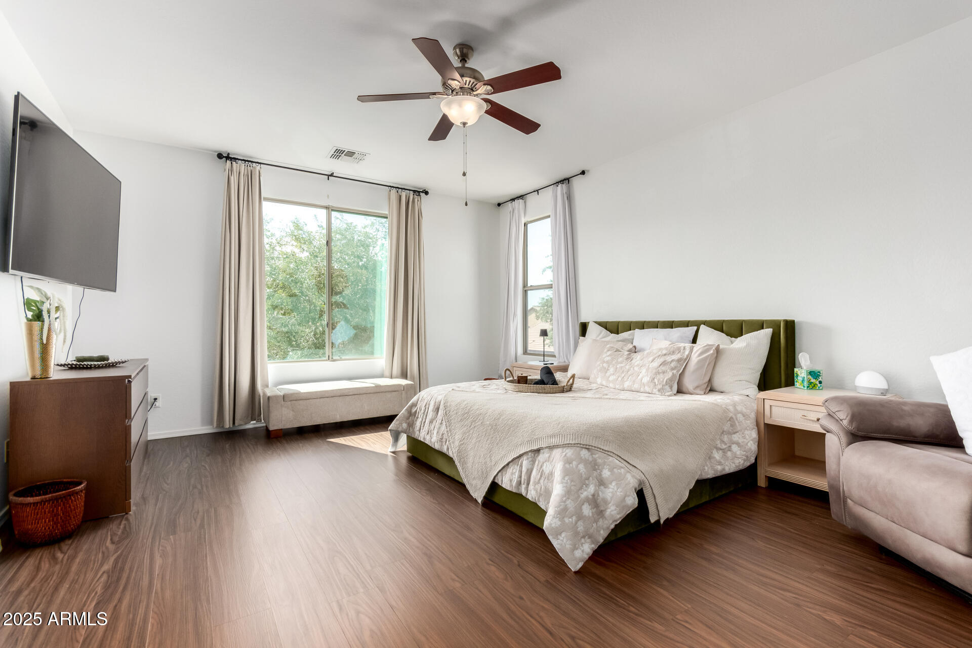 4083 E CHERRY HILLS Drive