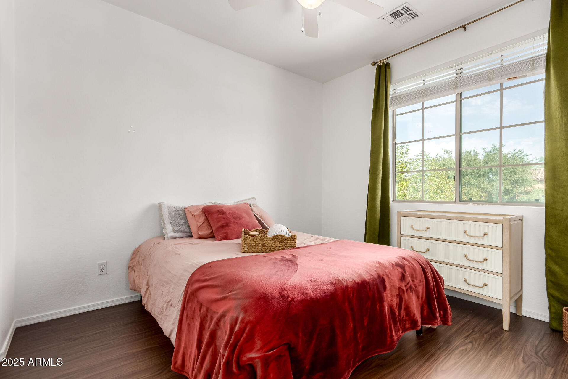 4083 E CHERRY HILLS Drive