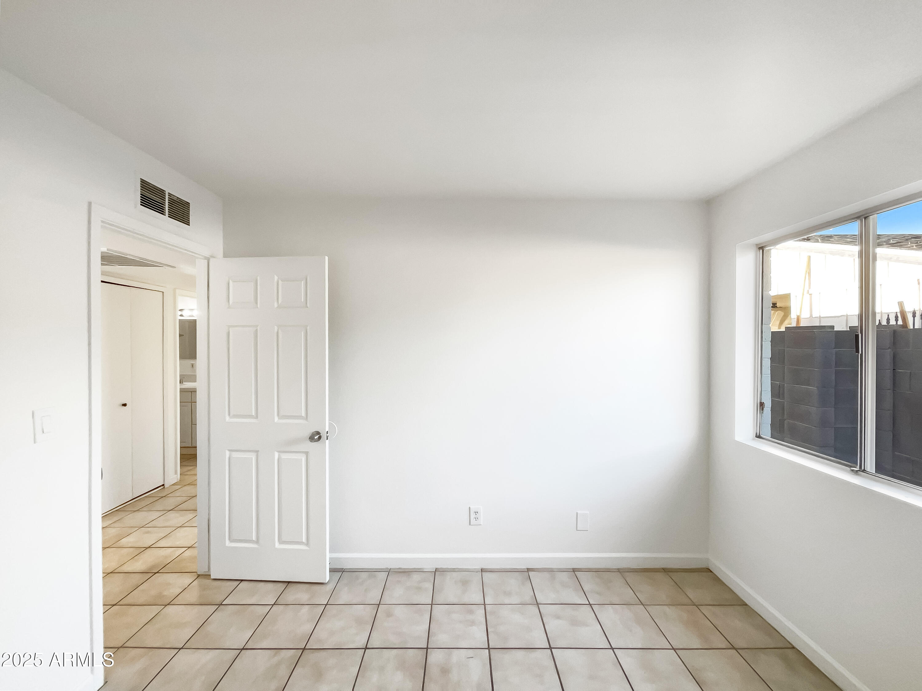 4244 E SAINT CATHERINE Avenue