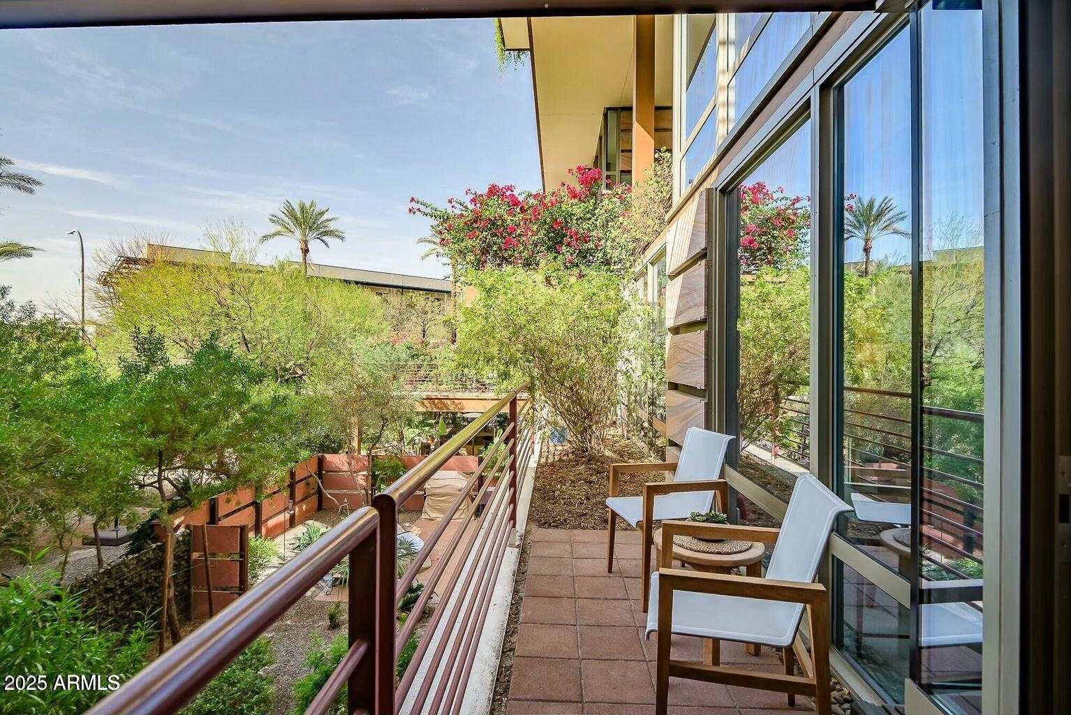 7121 E RANCHO VISTA Drive 2002