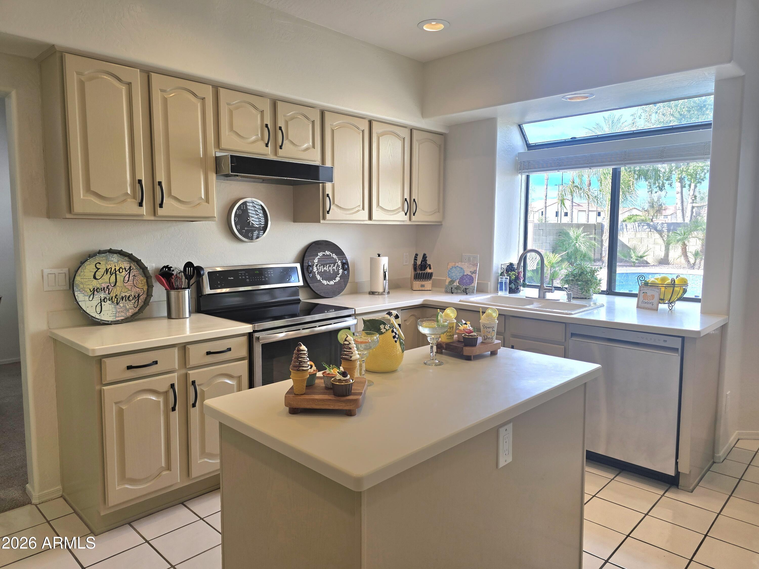 5622 W ASTER Drive
