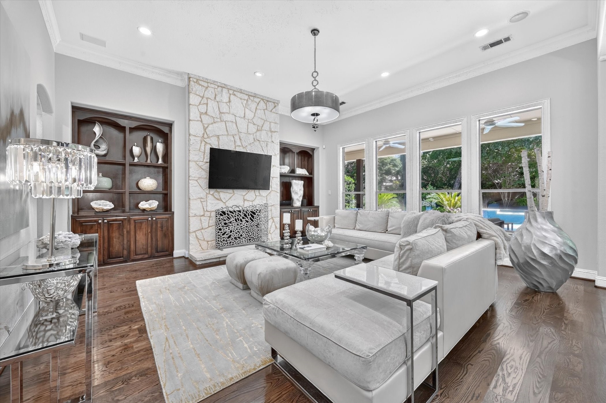 9432 Thornberry Lane