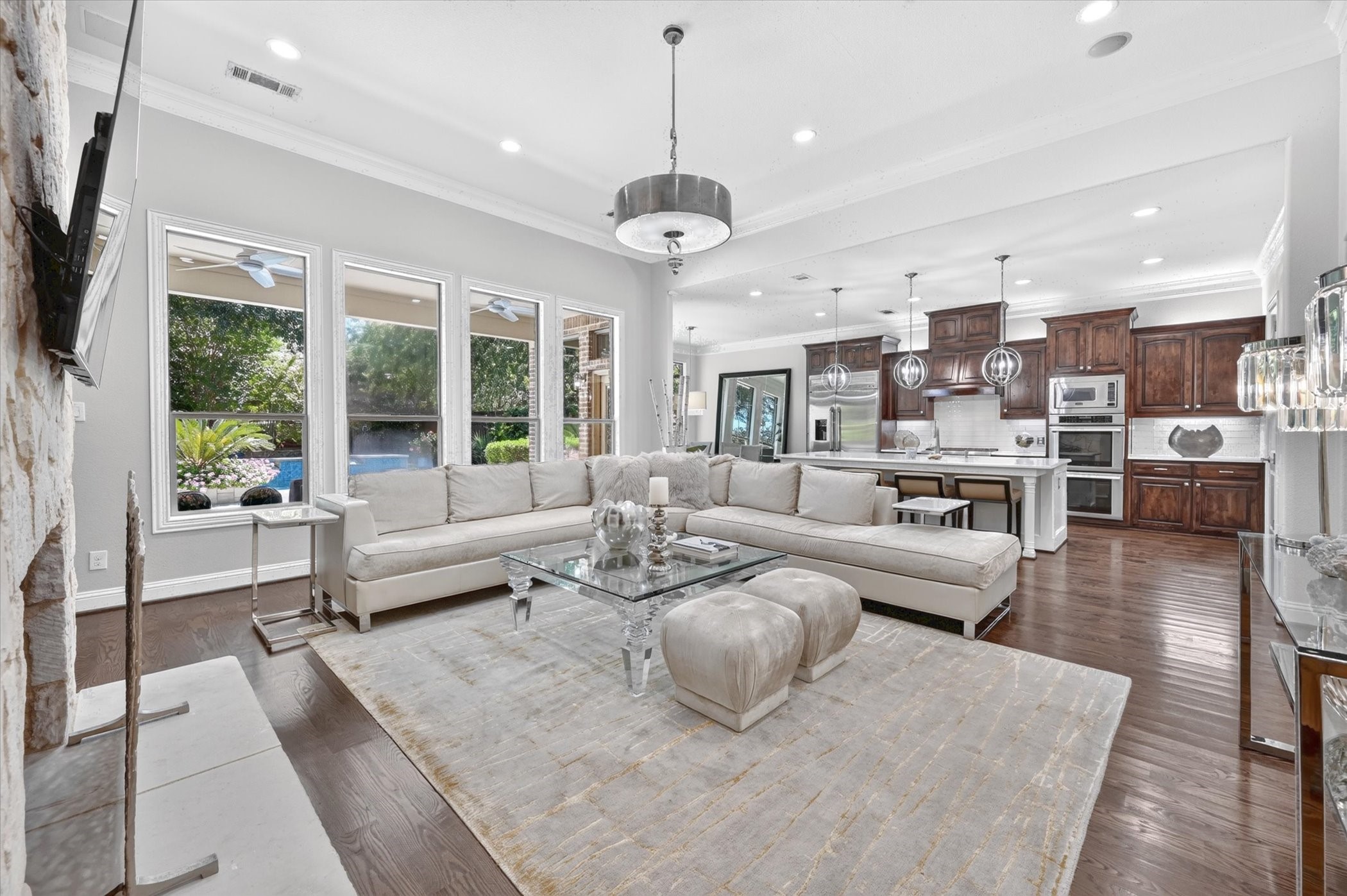 9432 Thornberry Lane