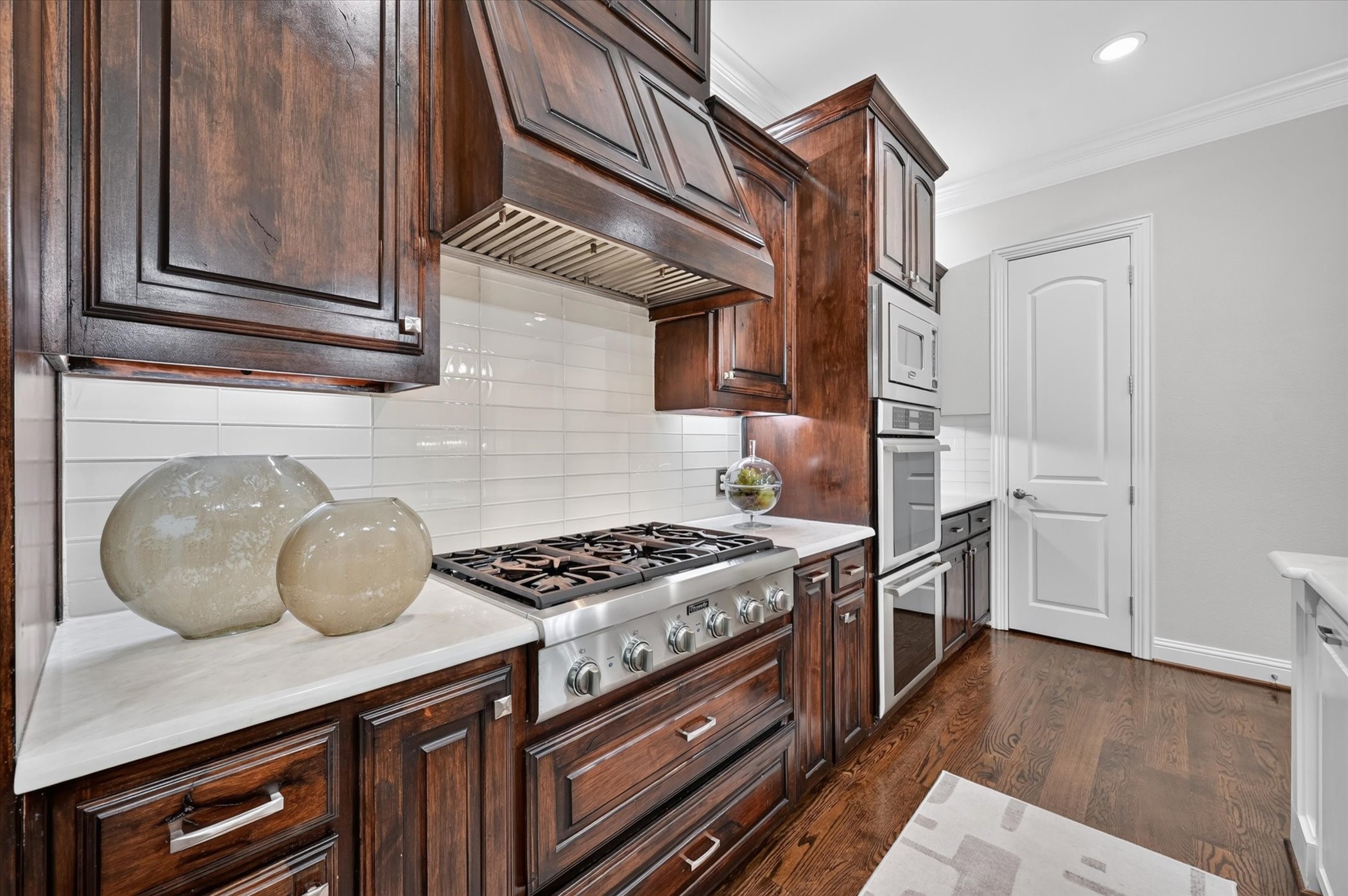 9432 Thornberry Lane