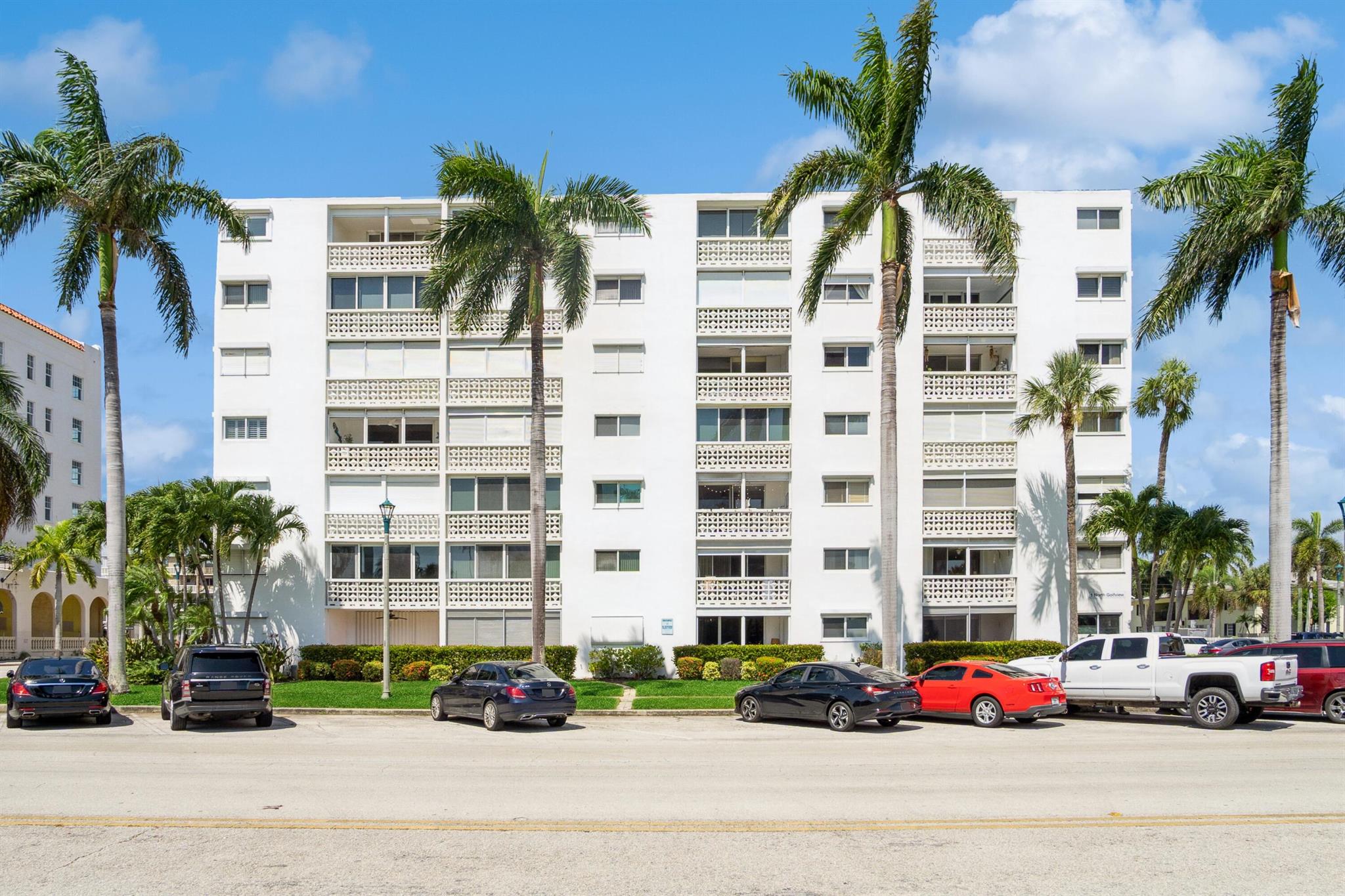 1 N Golfview Road Unit: 702