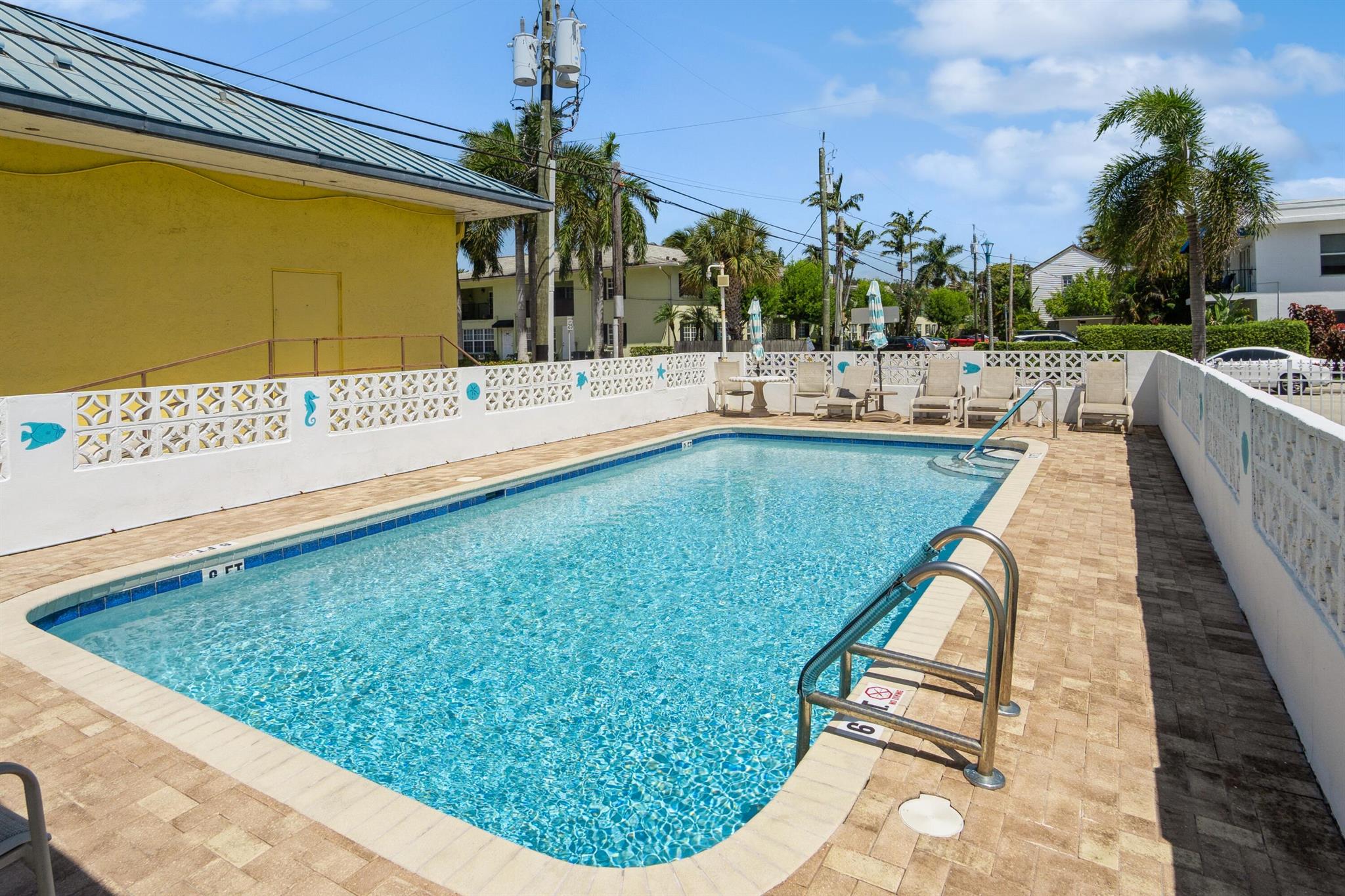 1 N Golfview Road Unit: 702