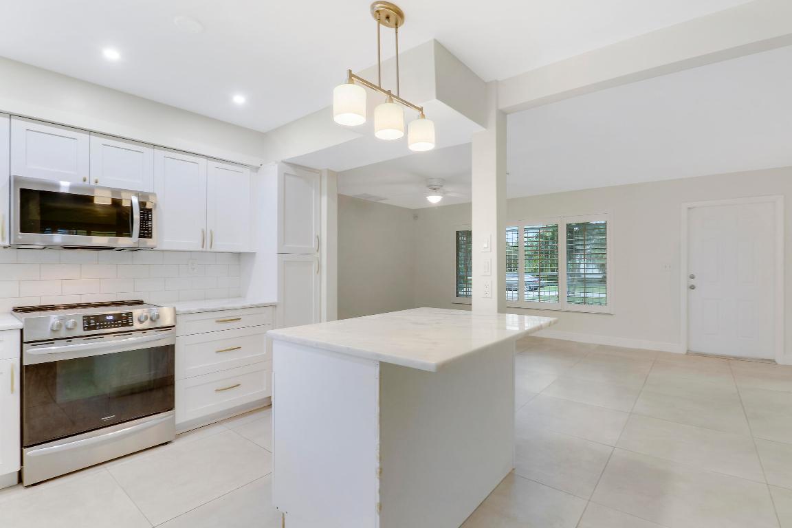 2628 NE 25th Terrace