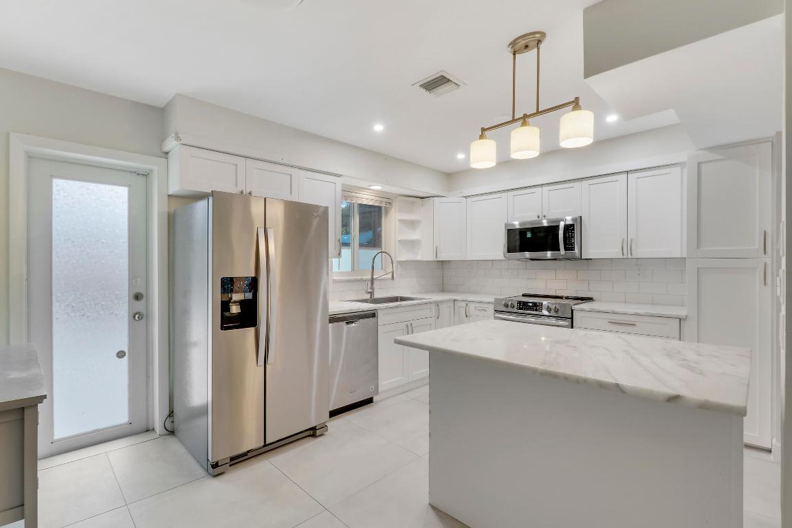 2628 NE 25th Terrace