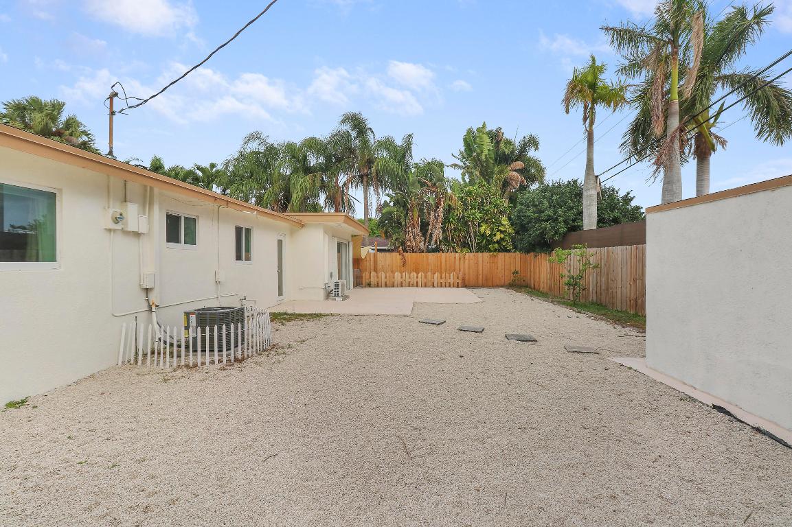 2628 NE 25th Terrace