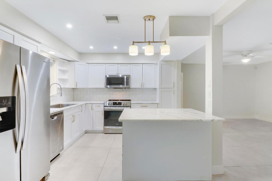 2628 NE 25th Terrace