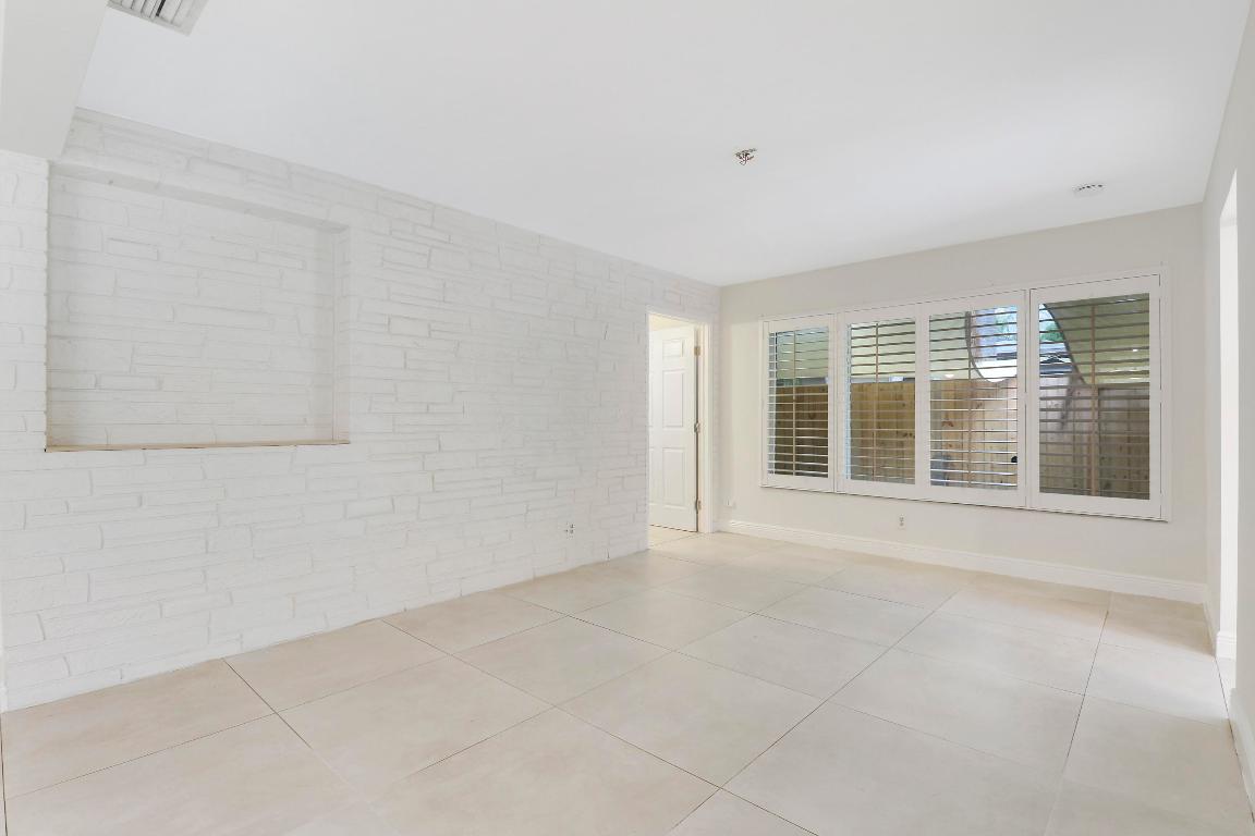 2628 NE 25th Terrace