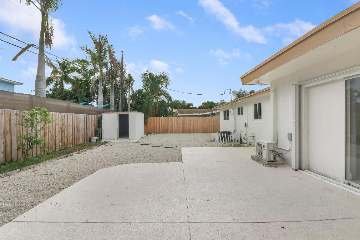 2628 NE 25th Terrace