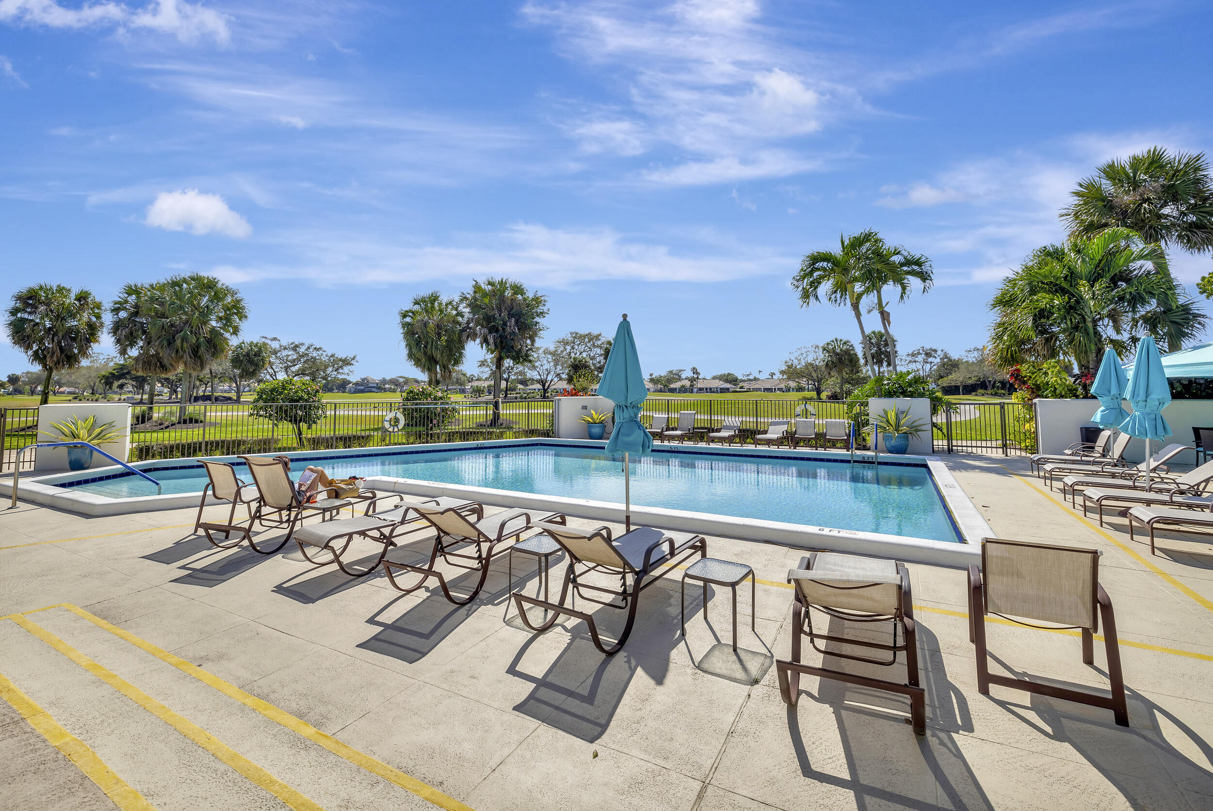 6895 Willow Wood Drive Unit: 1044