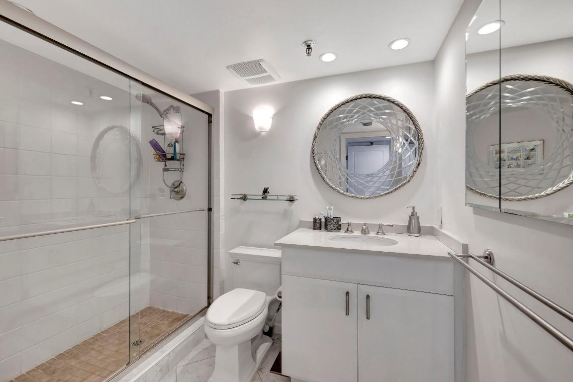 6895 Willow Wood Drive Unit: 1044