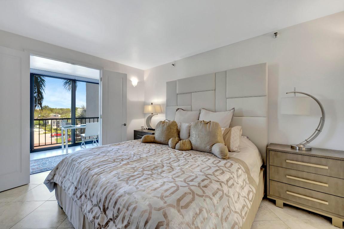 6895 Willow Wood Drive Unit: 1044