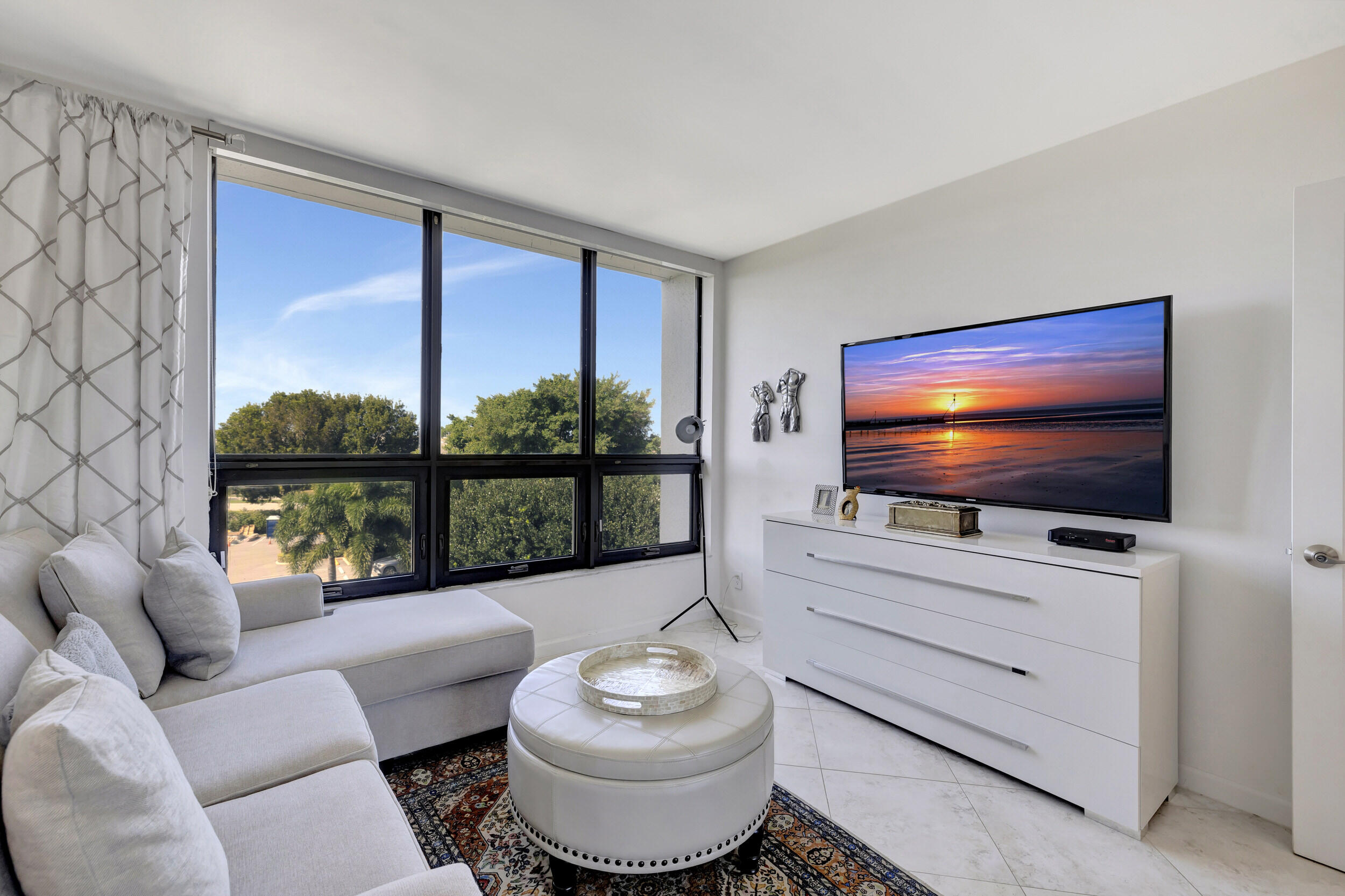 6895 Willow Wood Drive Unit: 1044