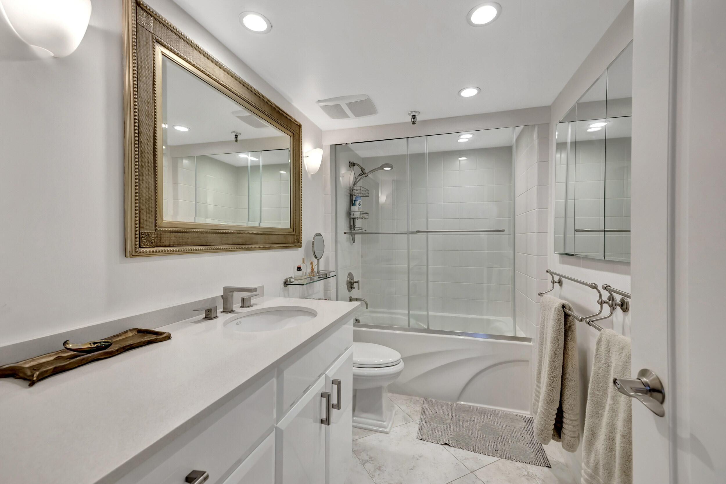 6895 Willow Wood Drive Unit: 1044