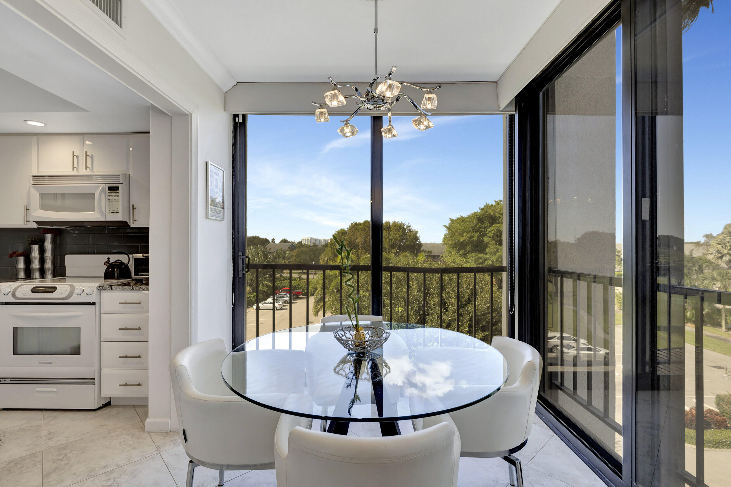 6895 Willow Wood Drive Unit: 1044