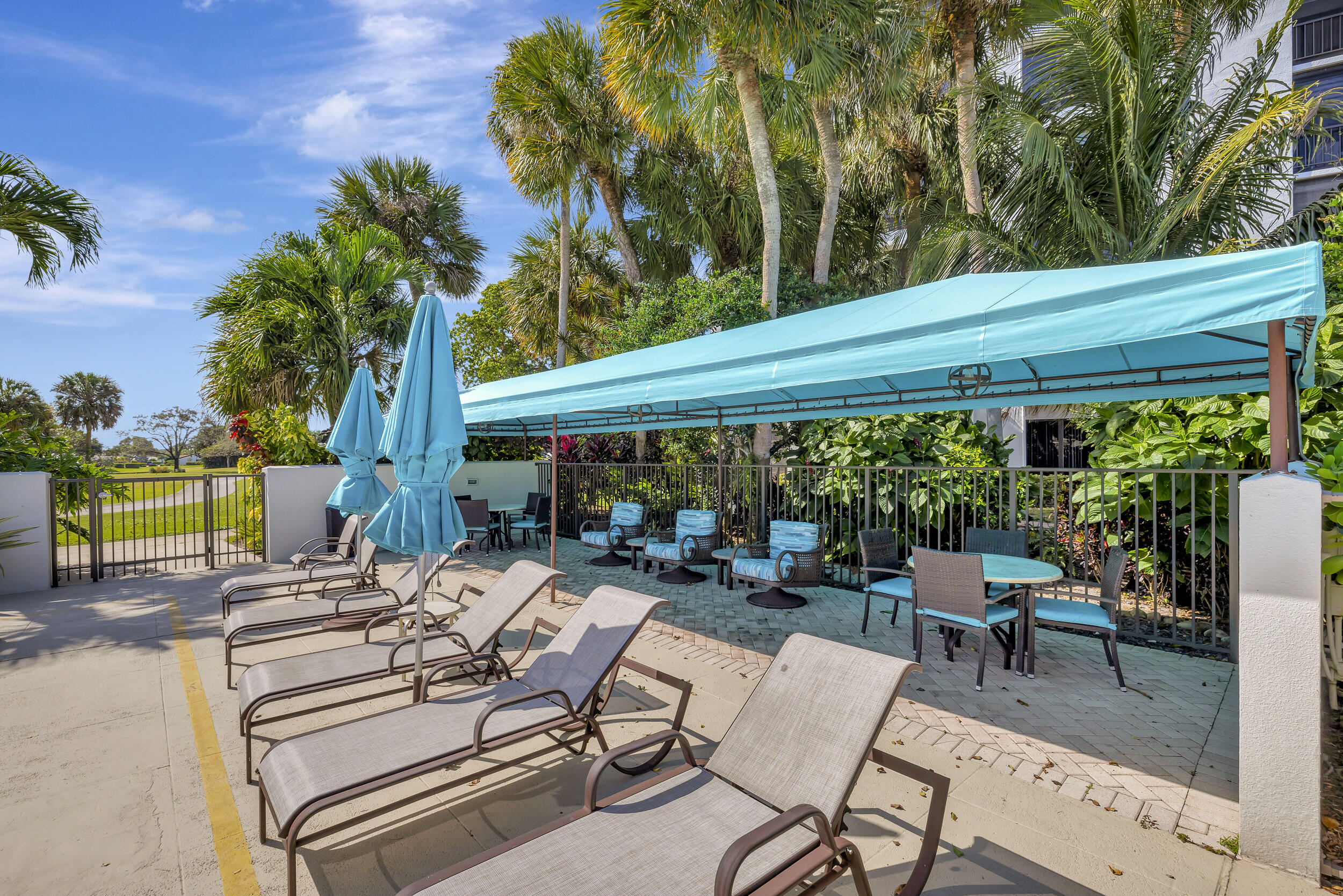 6895 Willow Wood Drive Unit: 1044